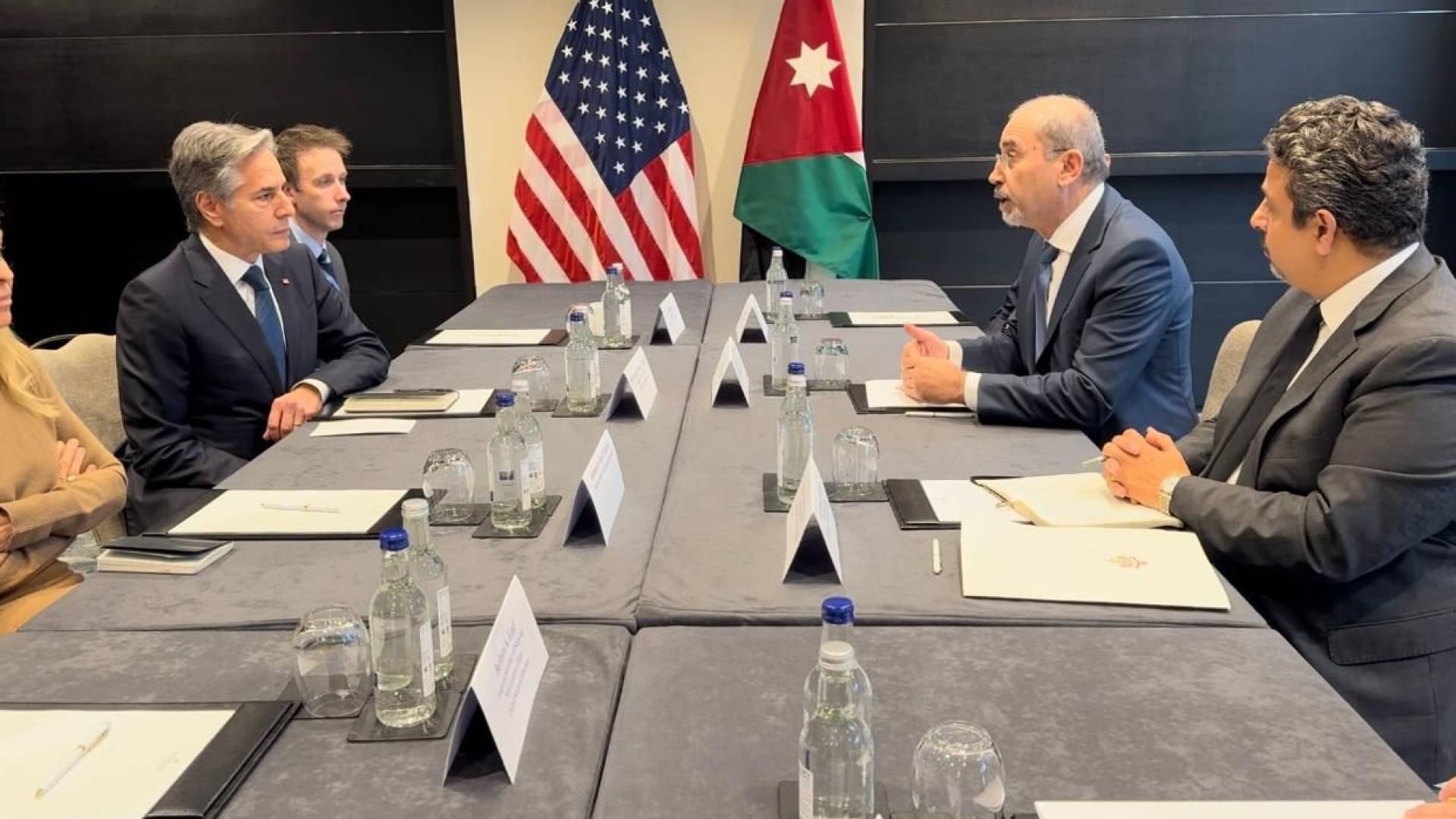 الصفدي وبلينكن يبحثان جهود وقف التصعيد الخطير الذي تشهده المنطقة