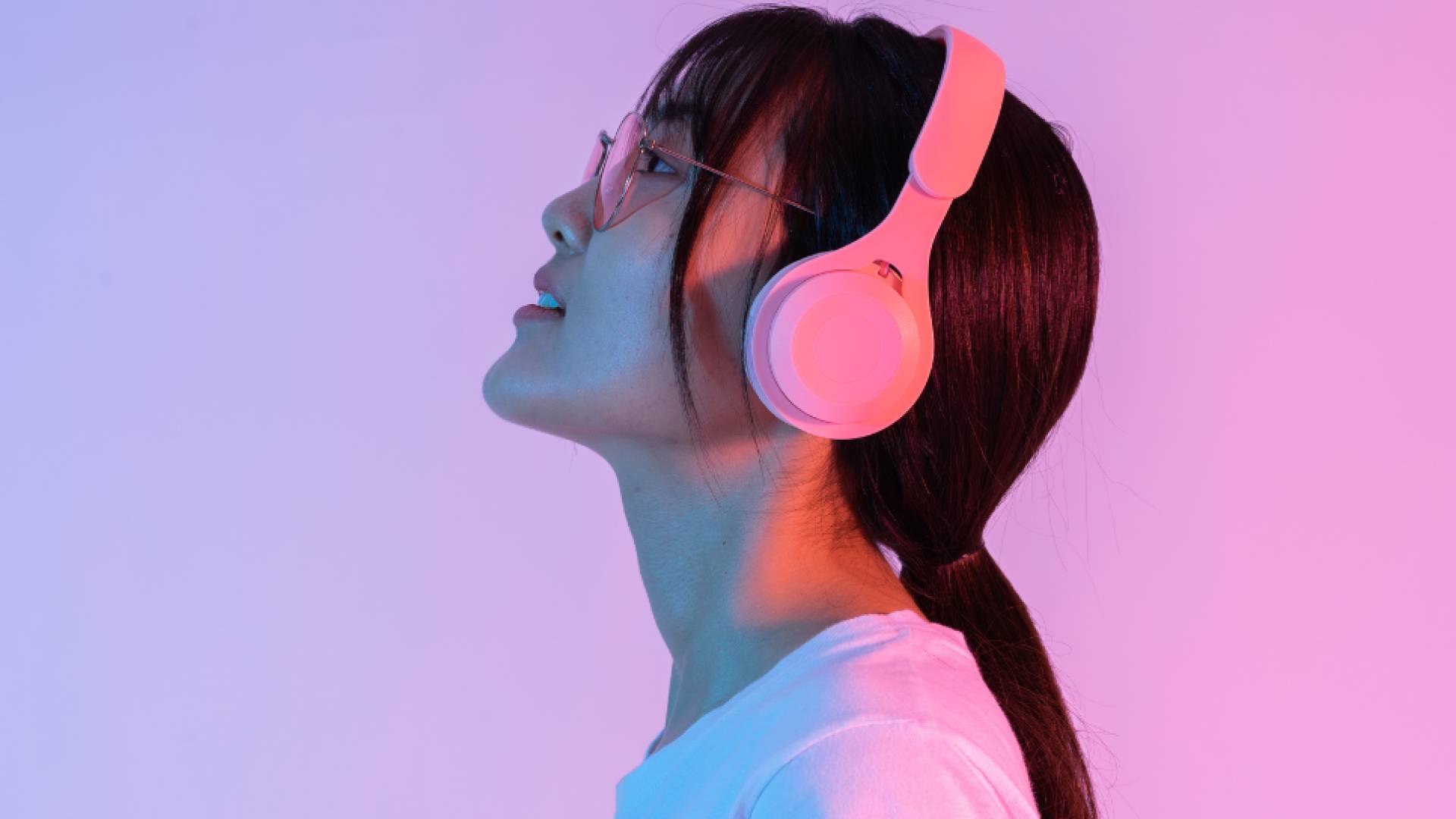 احذر.. سماعات الرأس قد تؤدي إلى فقدان السمع