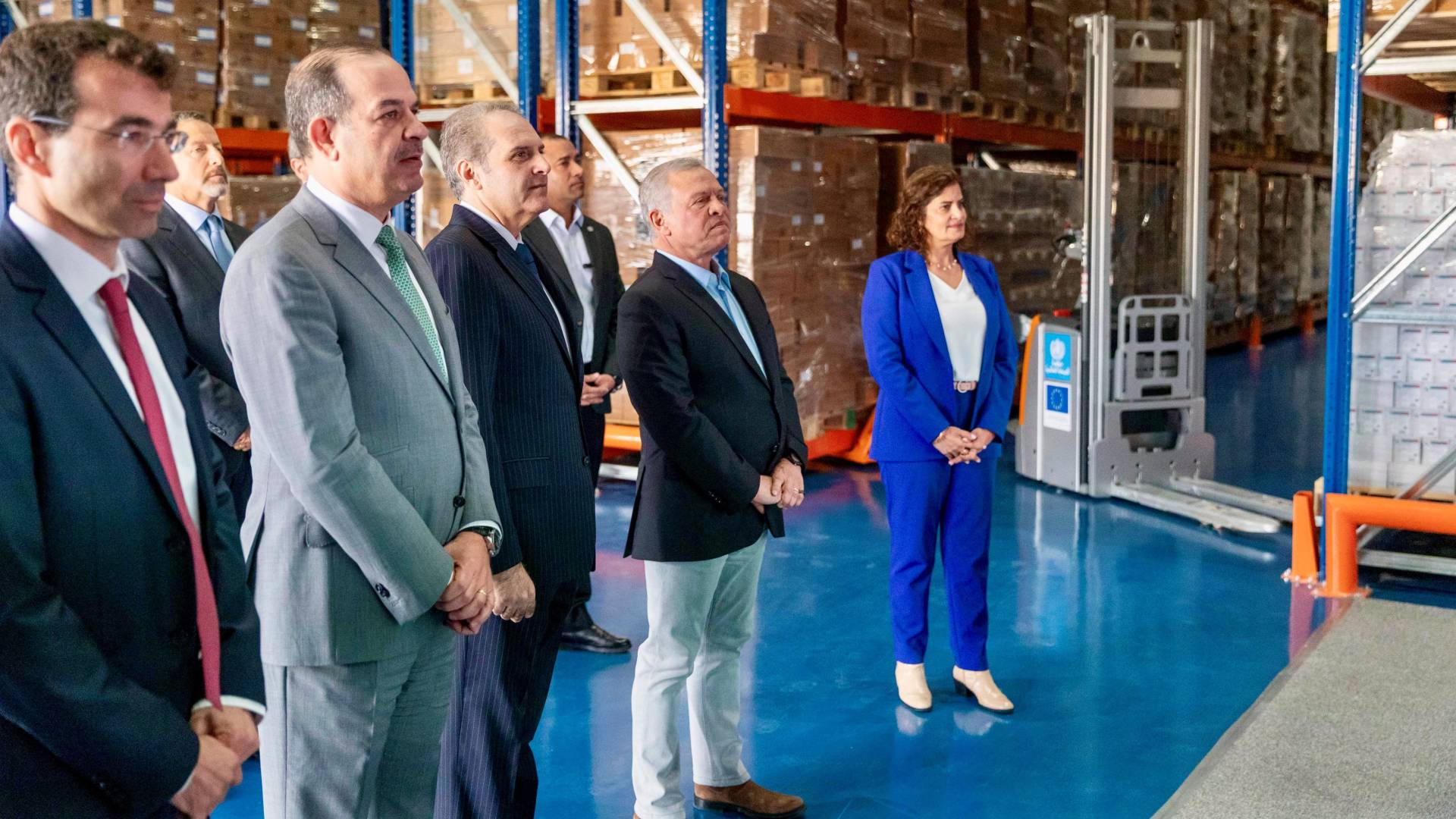 الملك يفتتح مستودع المخزون الطبي الاستراتيجي في الزرقاء - صور