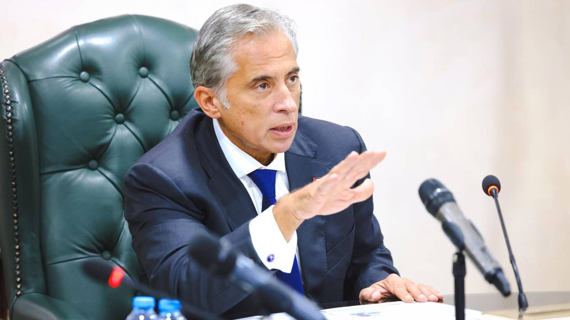 تفاصيل الاجتماع الذي ضم رئيس الوزراء والمحافظين