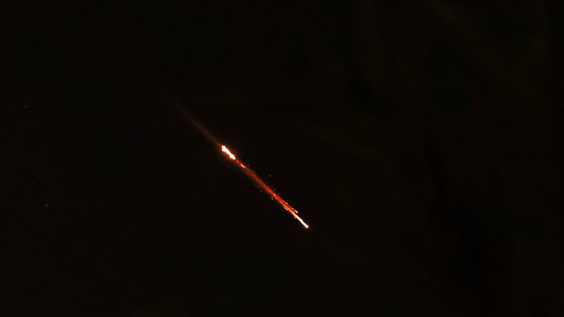 حزب الله يطلق مسيرات بسرعة غير مسبوقة وانفجار ضخم في حيفا