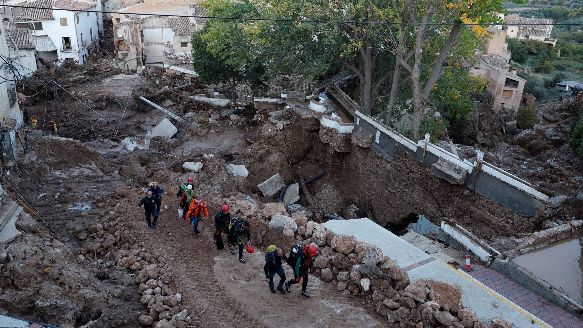 انهيارات جراء فيضانات في جنوب فالنسيا شرق إسبانيا