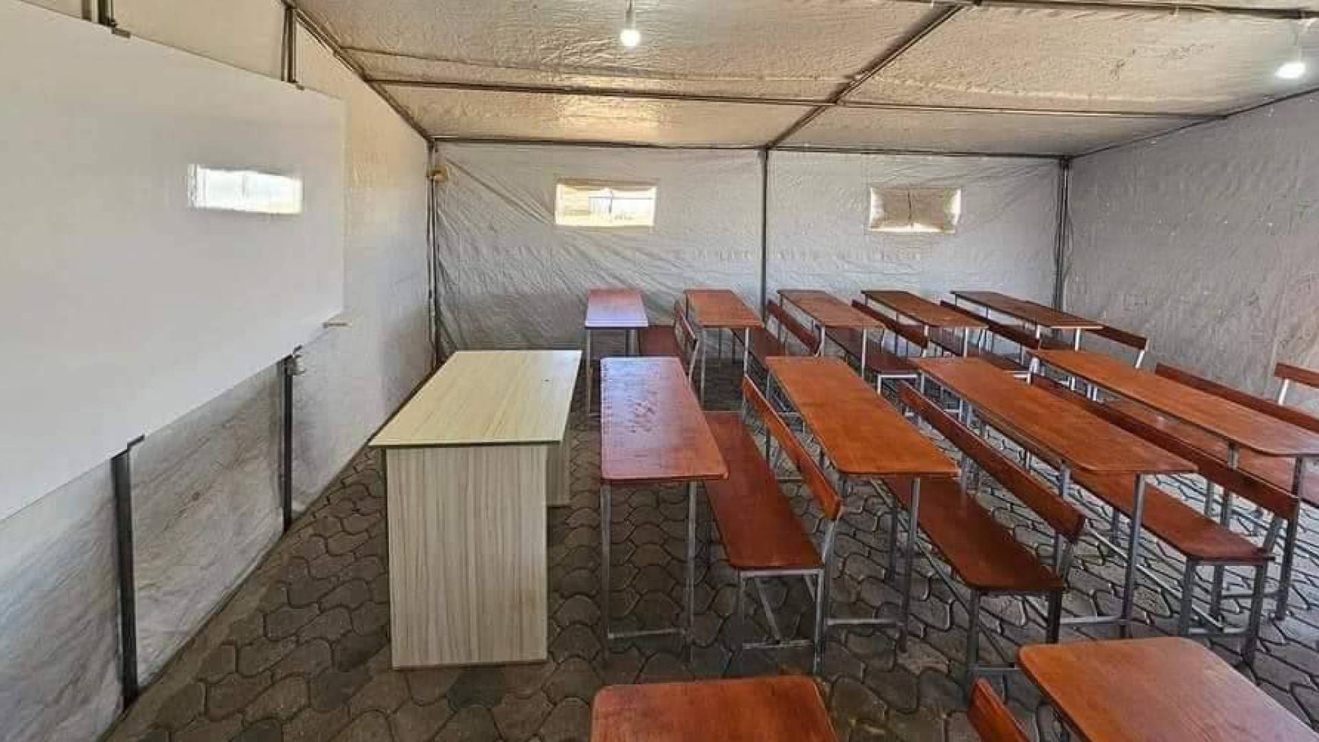 غرفة صفية في خان يونس