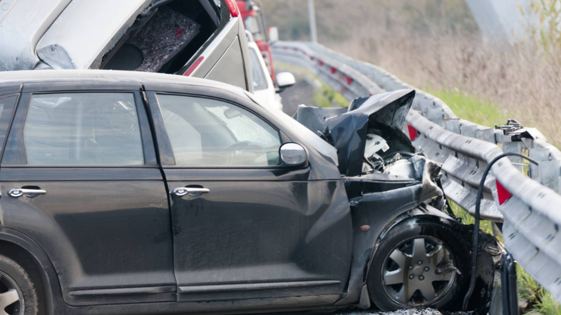 حادث سير بين 4 مركبات على طريق المطار