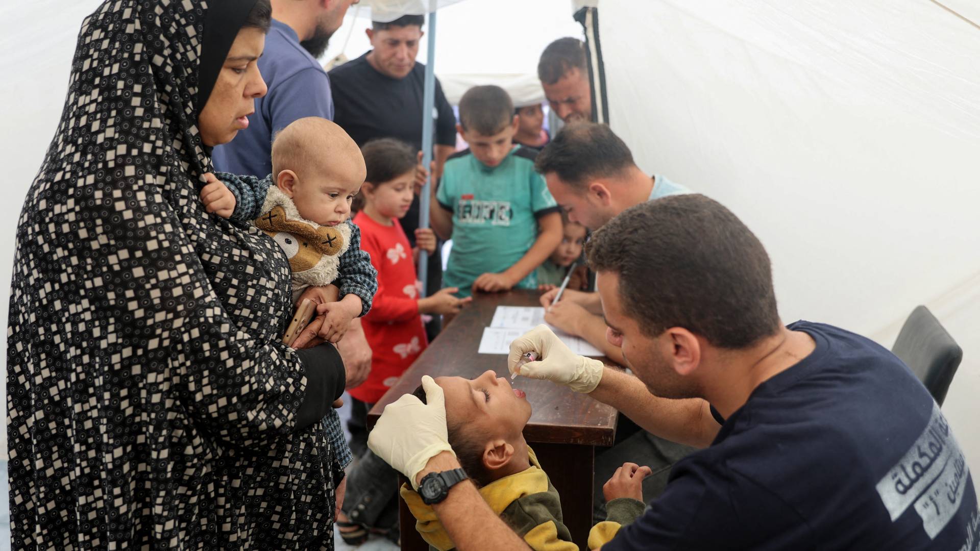 حملة تطعيم الأطفال في غزة
