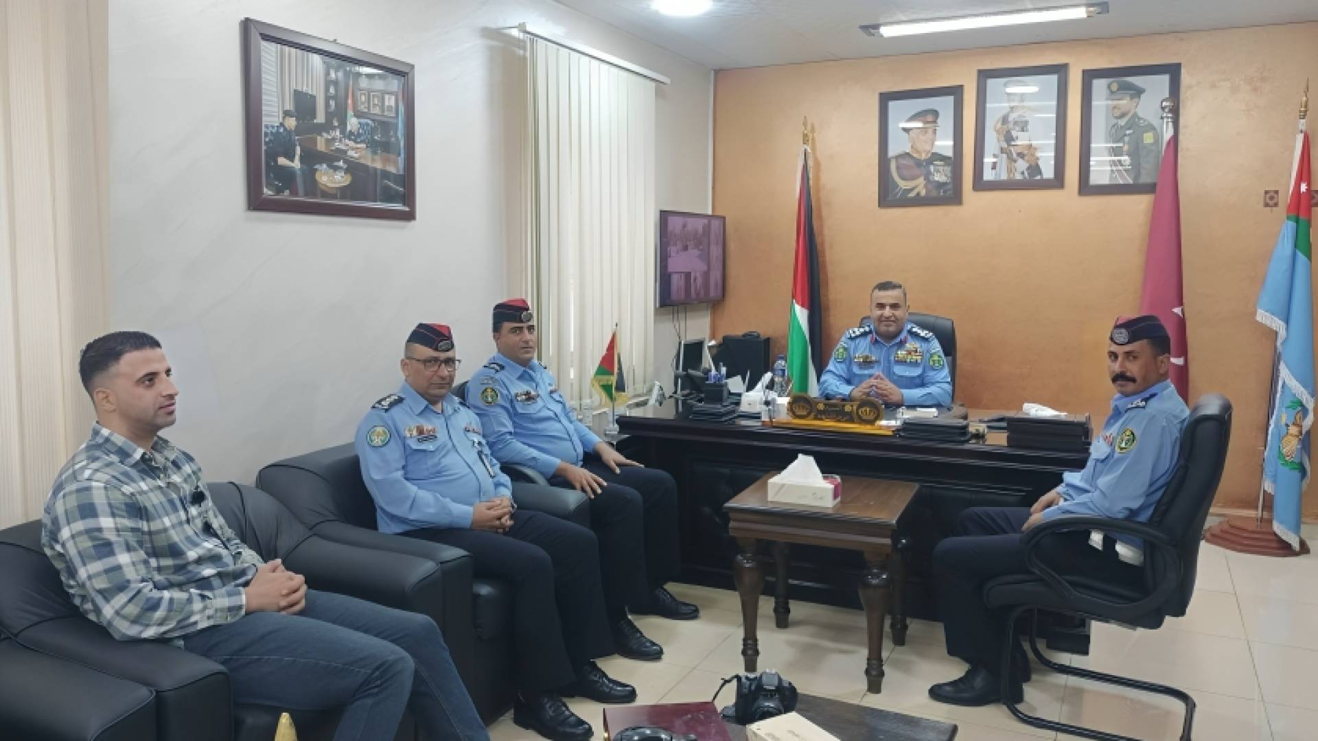 تكريم طاقم الدورية