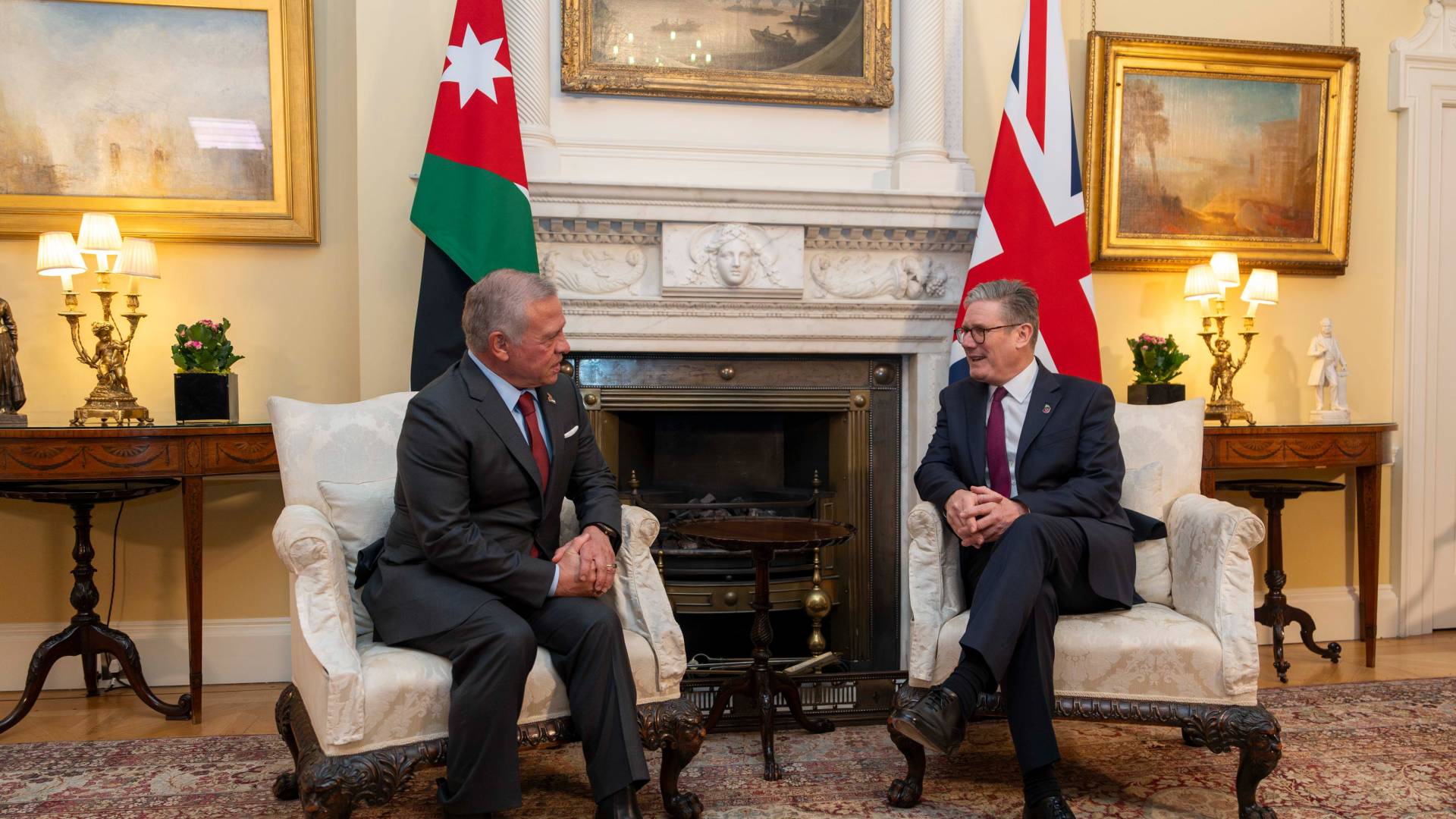 جلالة الملك عبدالله الثاني خلال لقائه رئيس الوزراء البريطاني السير كير ستارمر