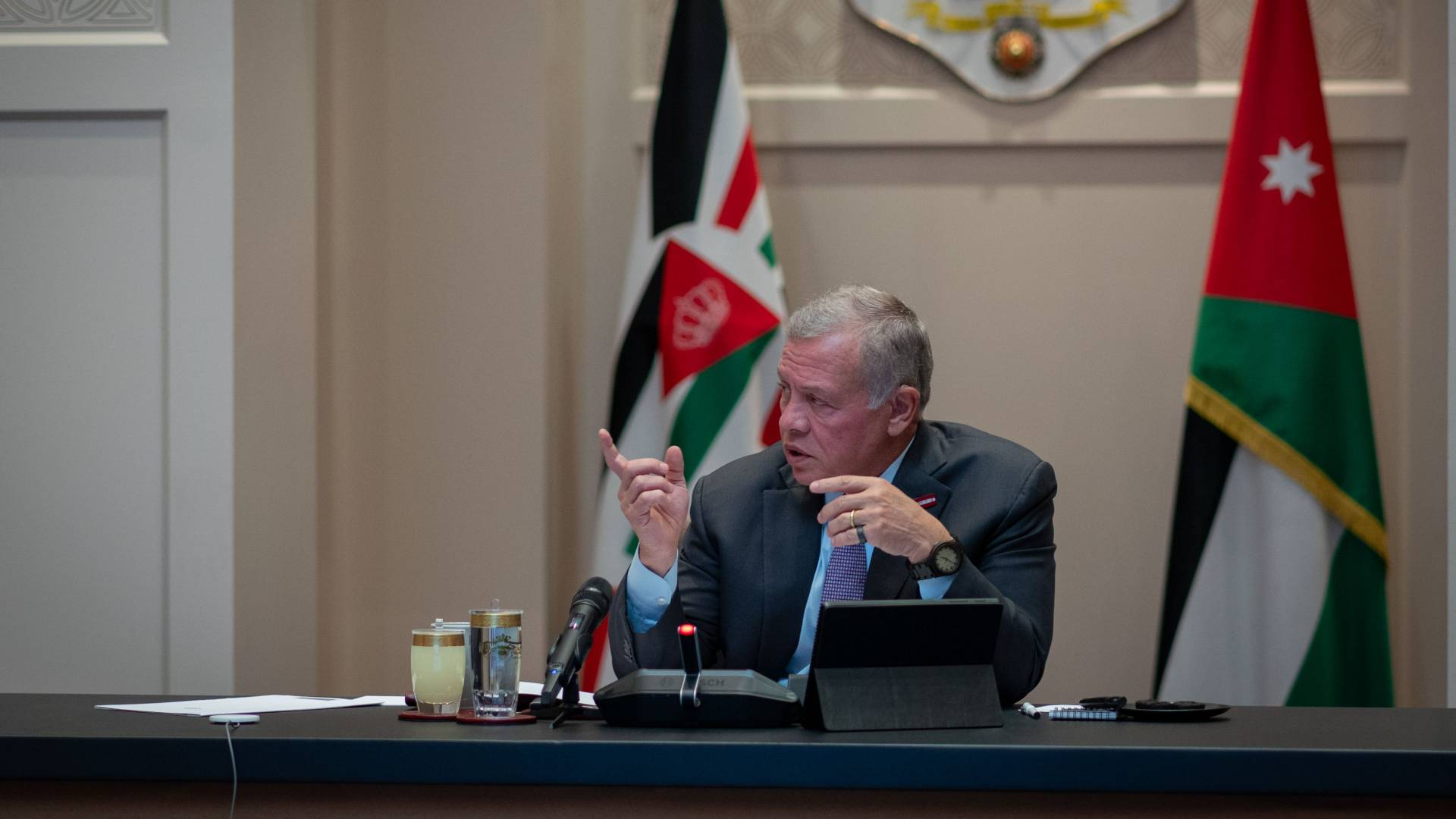 الملك يجدد دعوته لتكثيف الاستجابة الإنسانية في غزة