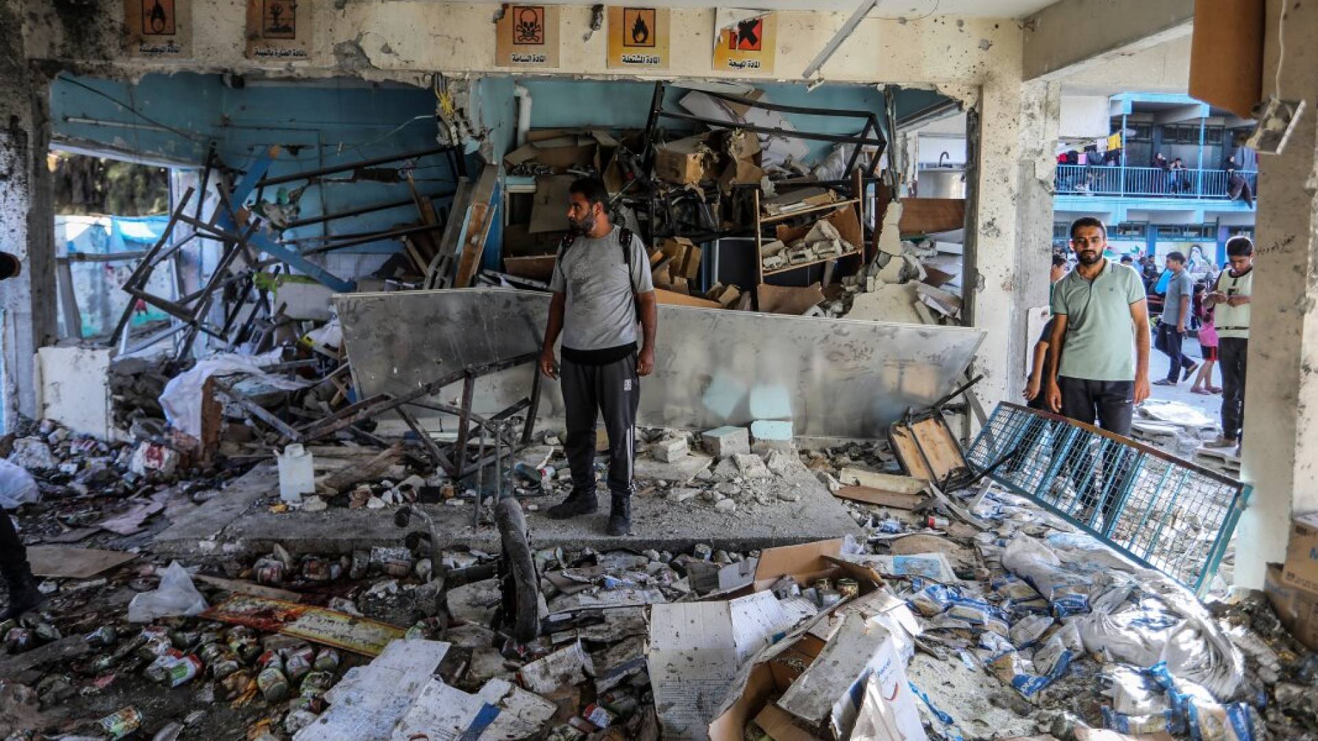 عدوان الاحتلال يستهدف مدرسة بغزة