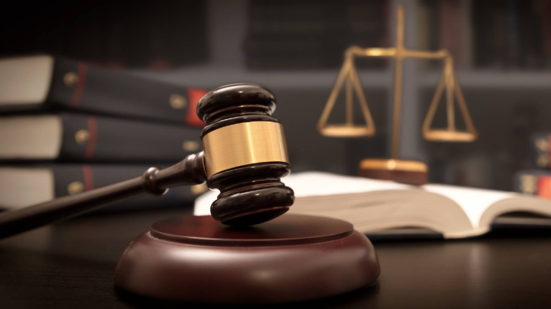 مخمور يعتدي على طفل لسرقة 20 دينارا منه في الأردن.. و"الجنايات" تصدر حكما بحقه