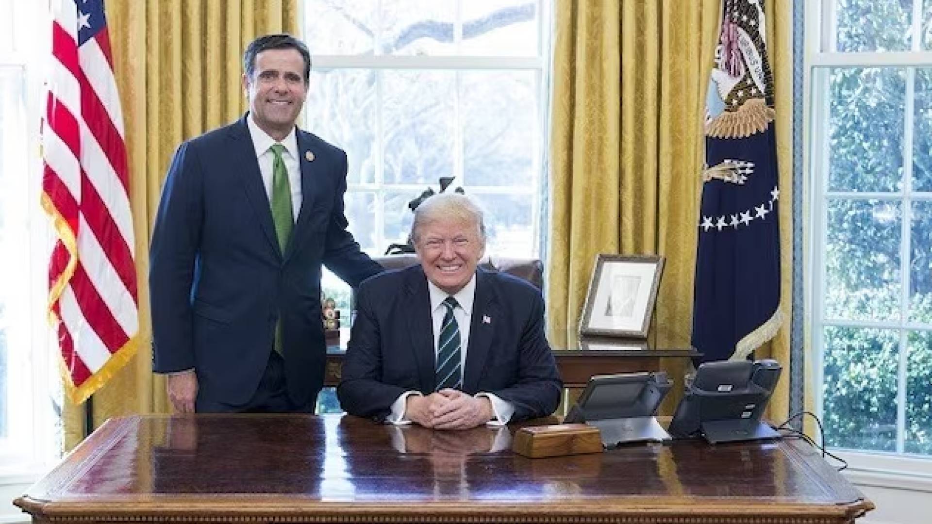 دونالد ترمب وجون راتكليف