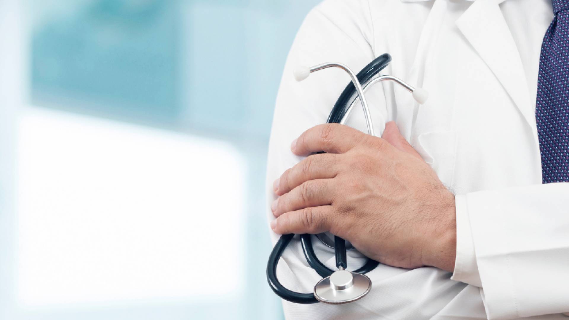 قانوني: الأطباء أدخلوا المواطن الأردني في متاهة.. والنقابة توضح