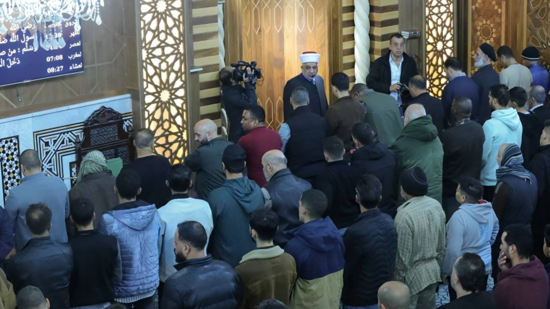 صلاة الاستستقاء بأحد مساجد الأردن