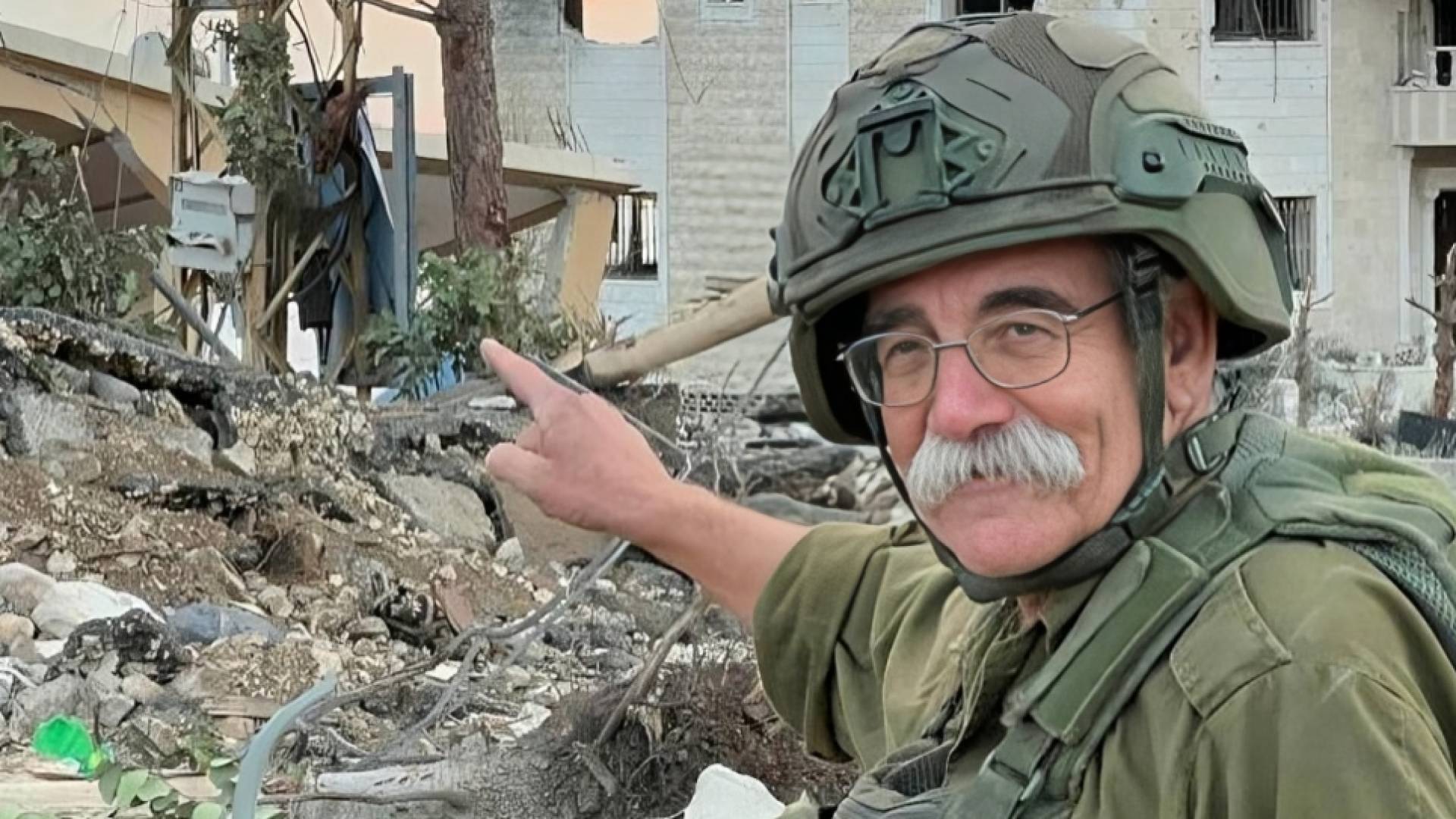 الباحث الجيولوجي والجندي الاحتياطي بجيش الاحتلال زئيف أرليخ