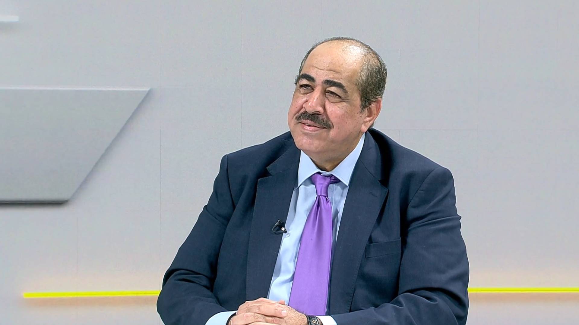 وزير البلديات الأسبق حازم قشوع