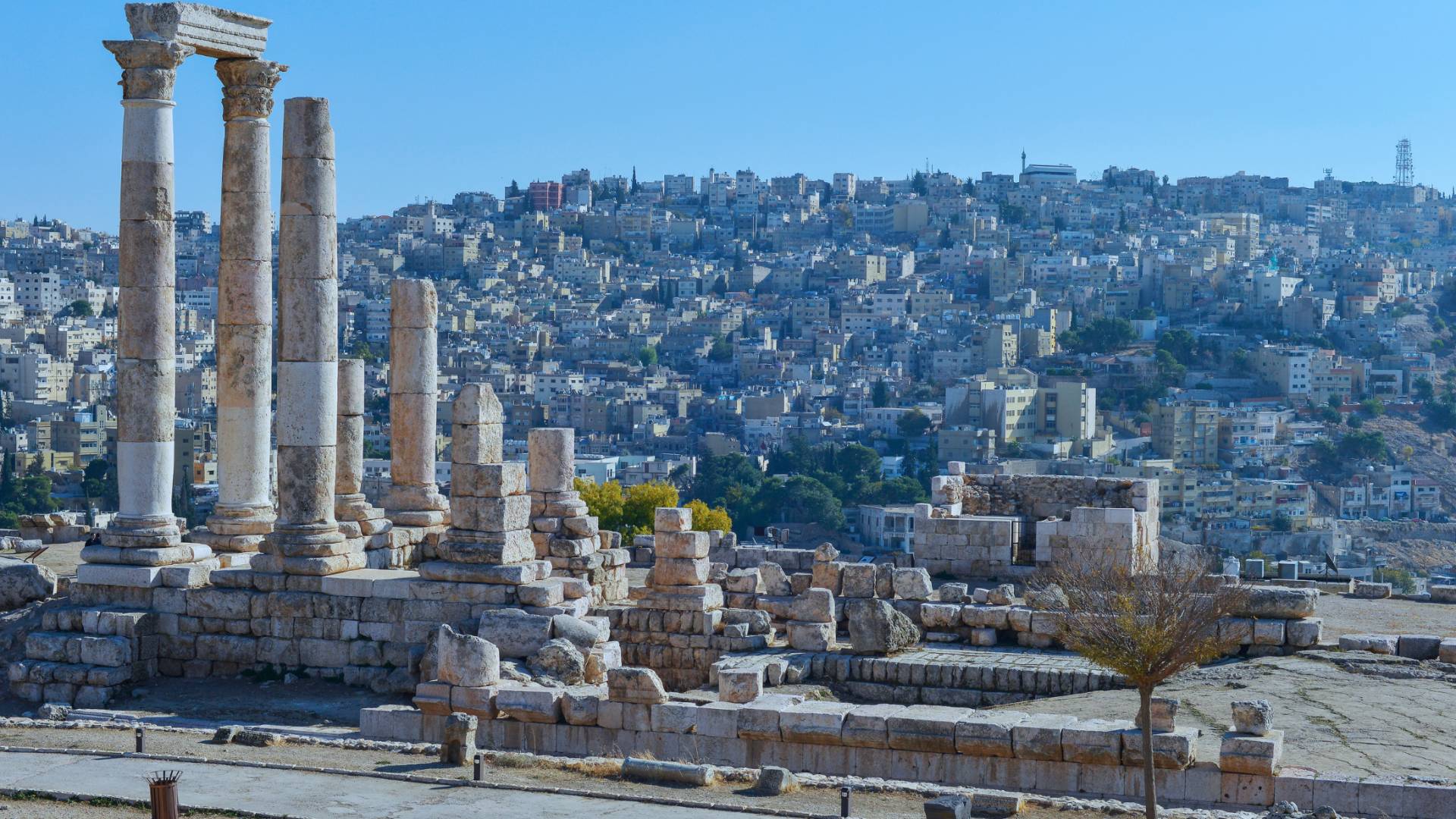 لقطة عامة لأحد الأحياء بالعاصمة عمان