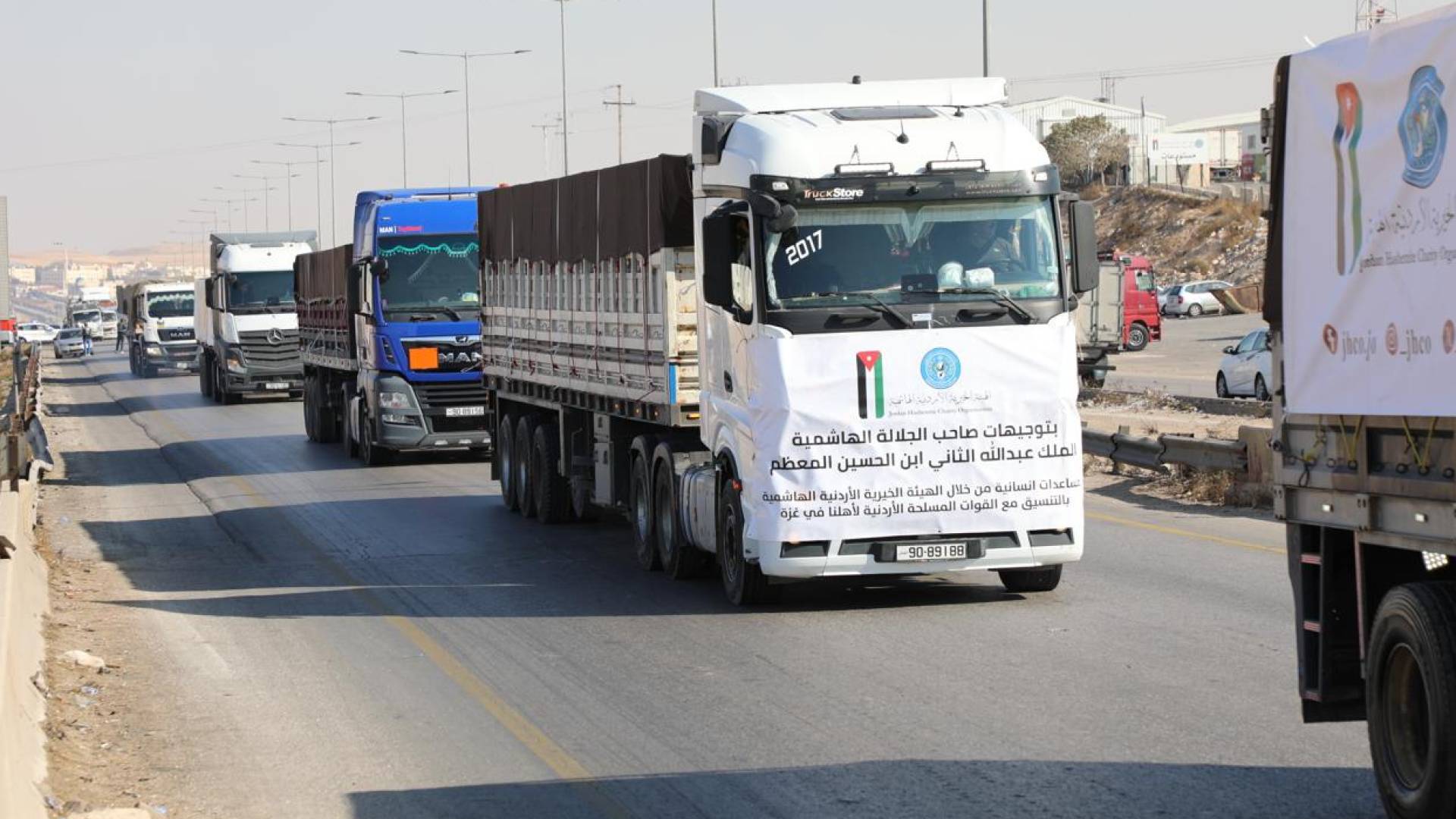 الهيئة الخيرية الهاشمية تسير 50 شاحنة مساعدات إنسانية لقطاع غزة