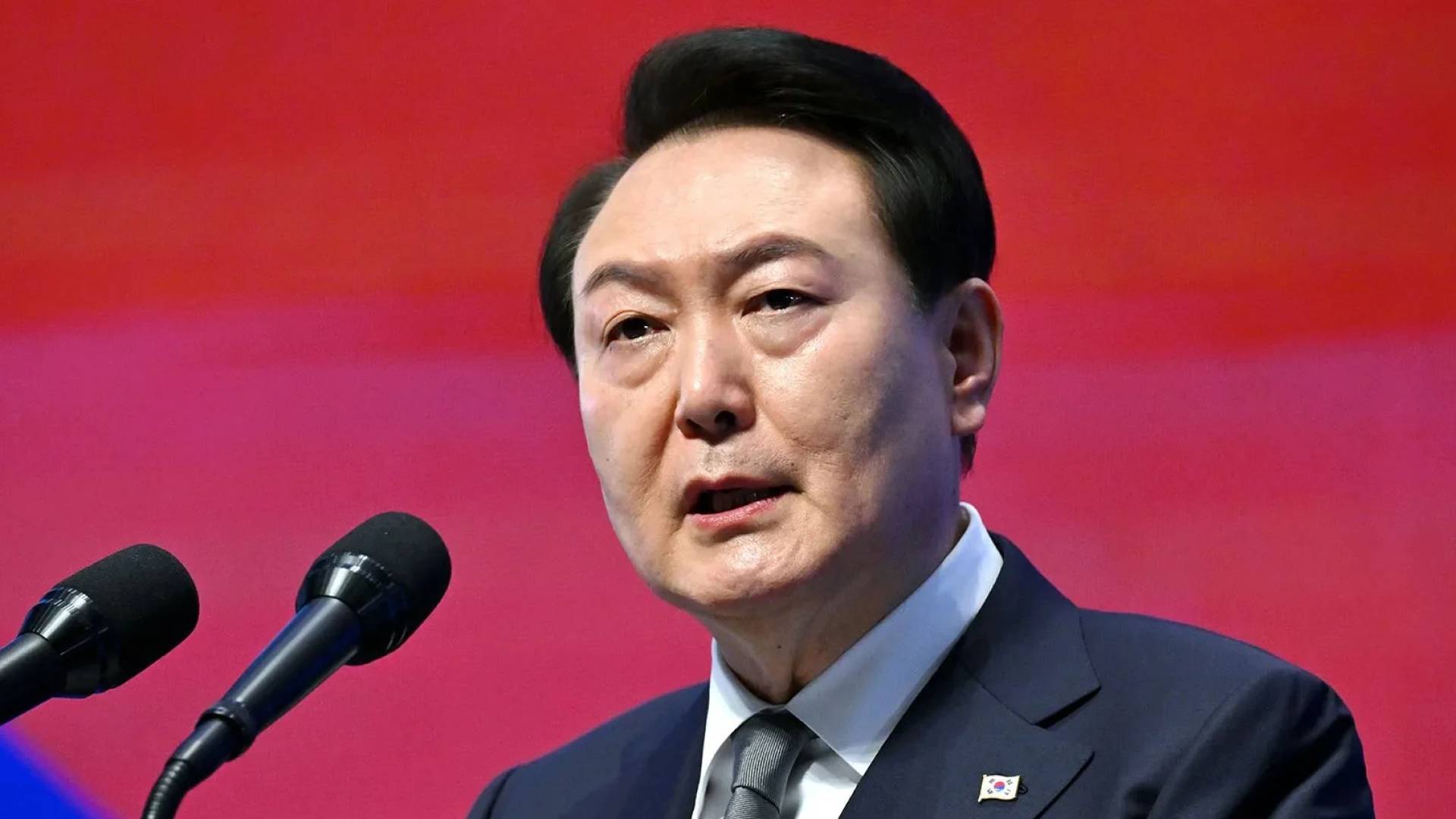 كوريا الجنوبية تفرض الأحكام العرفية.. وهذا تعليق رئيسها