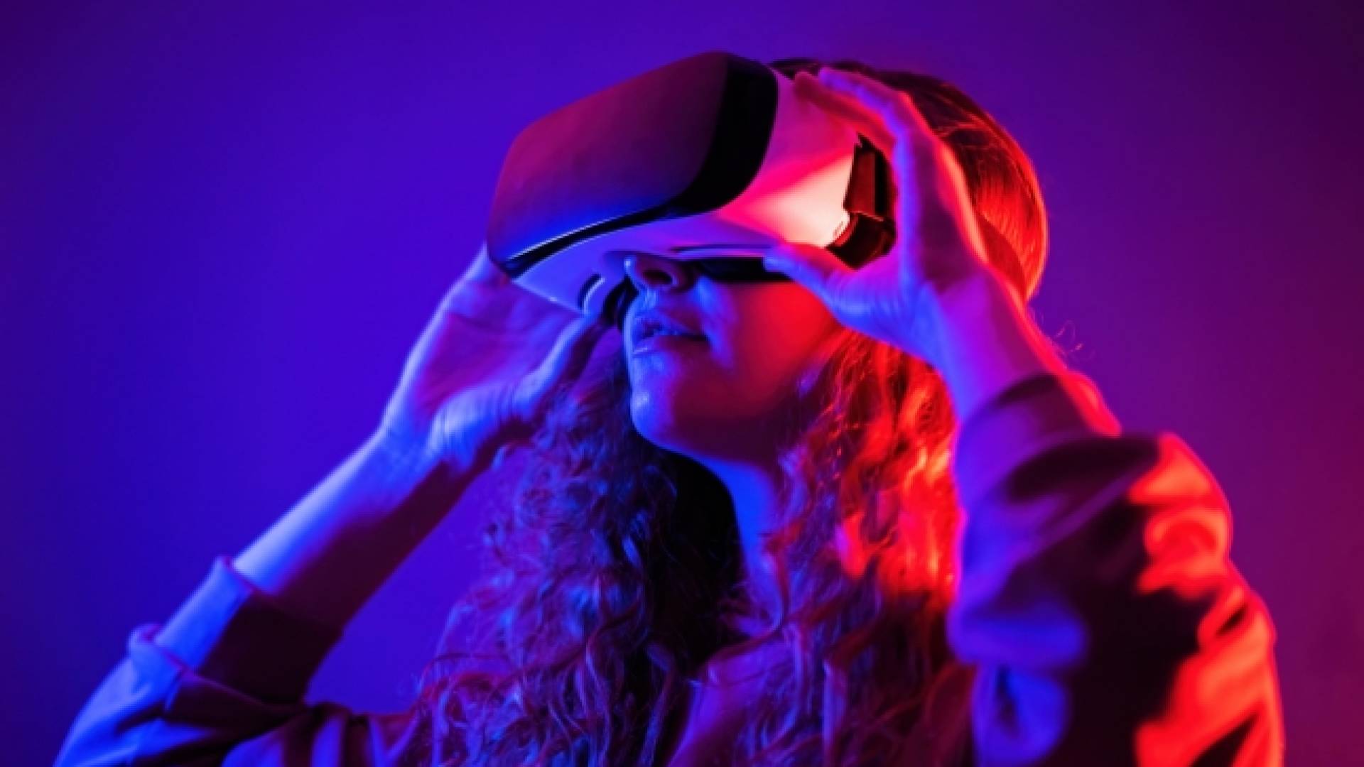 نظارات الواقع الافتراضي