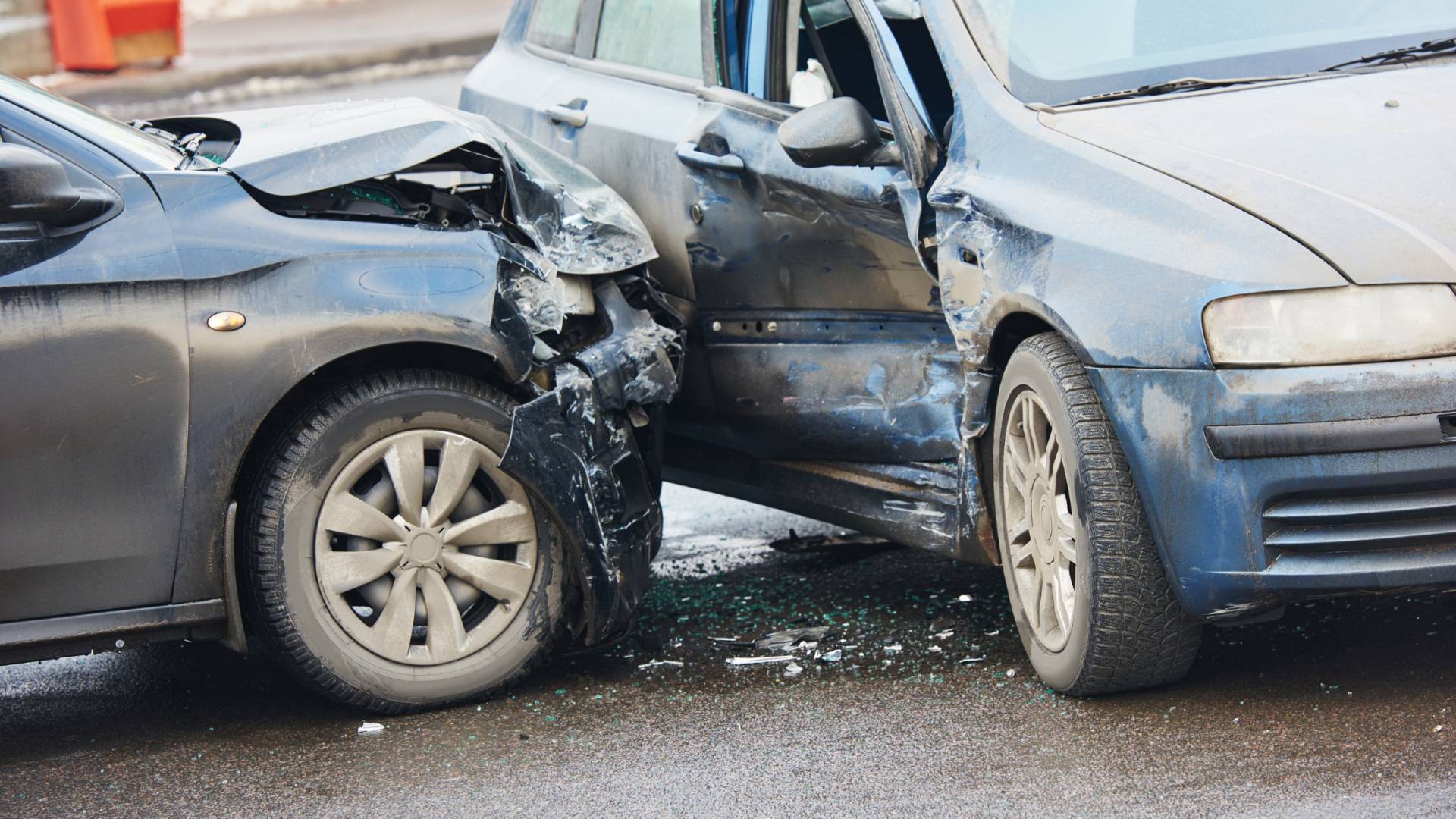 حادث تصادم بين مركبتين