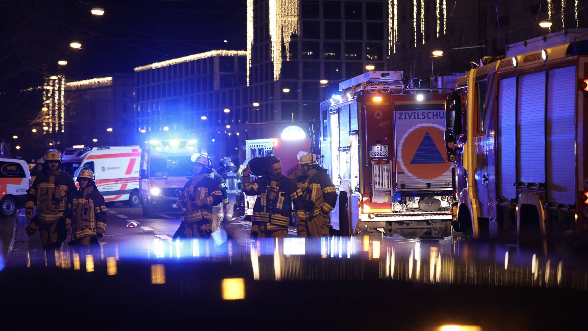 جانب من الحادثة في سوق عيد الميلاد في مدينة ماغدبورغ