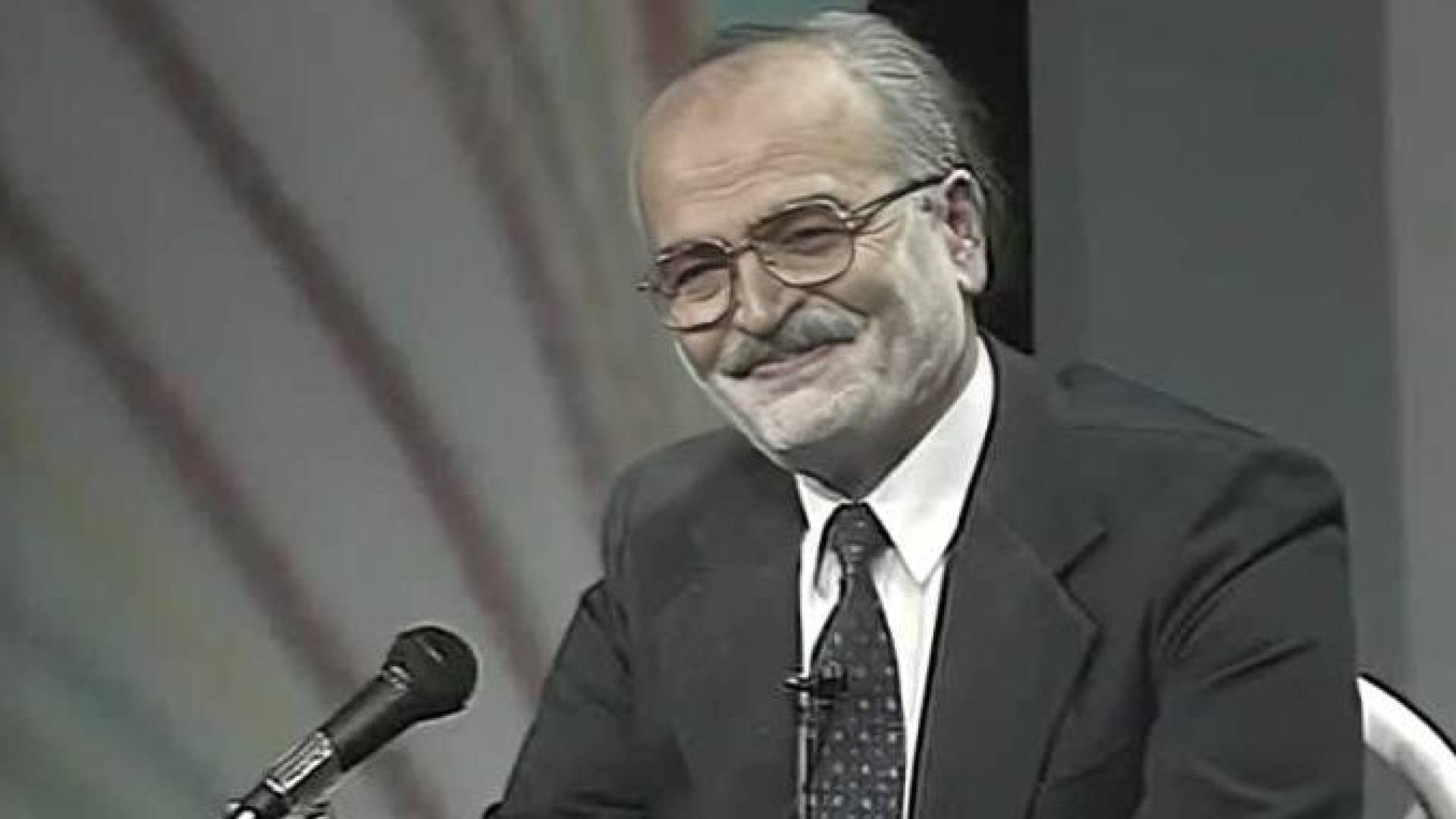 الفنان هشام يانس