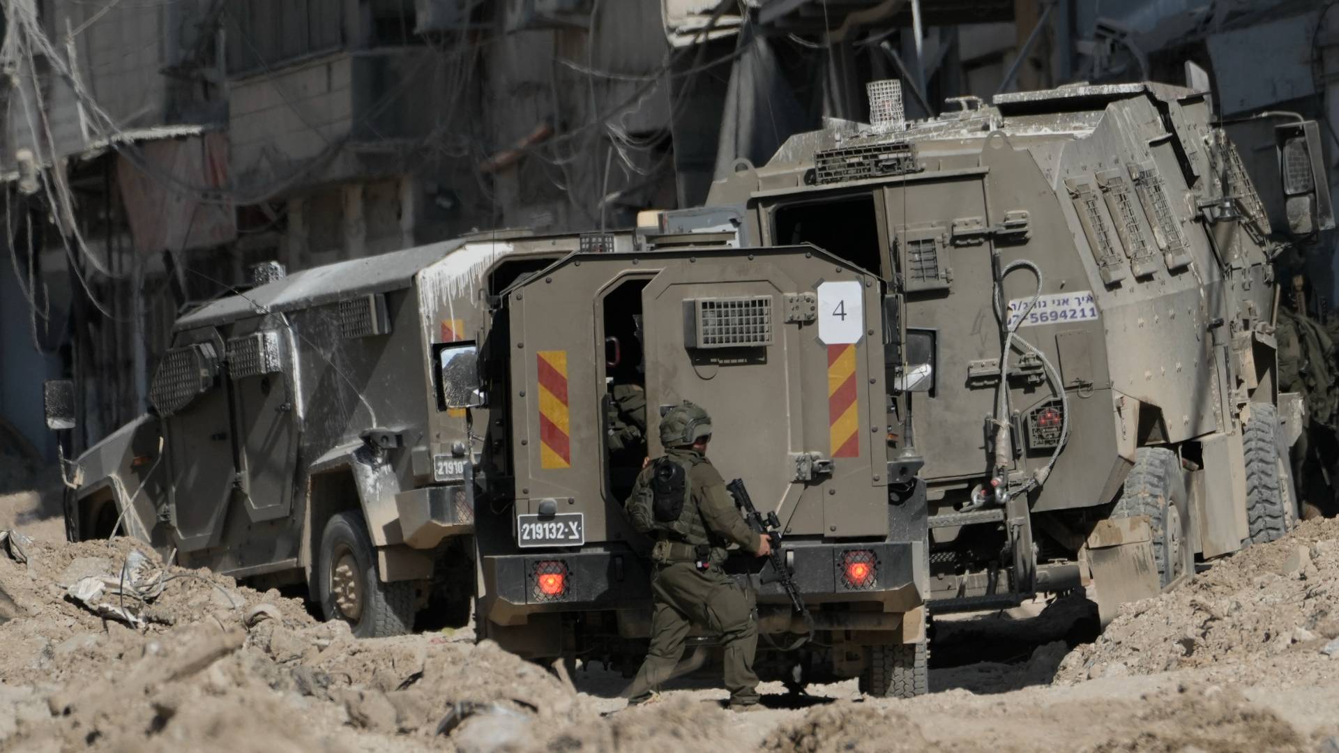 جيش الاحتلال الإسرائيلي في اقتحام للضفة الغربية