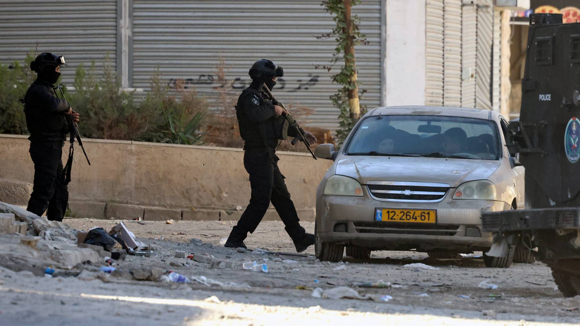 الأمن الفلسطيني في مخيم جنين