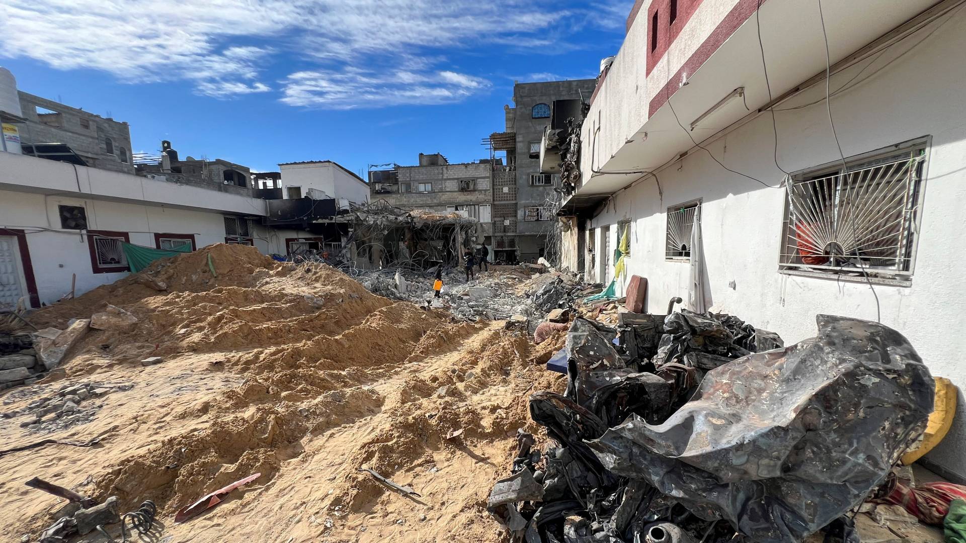 محيط مستشفى كمال عدوان