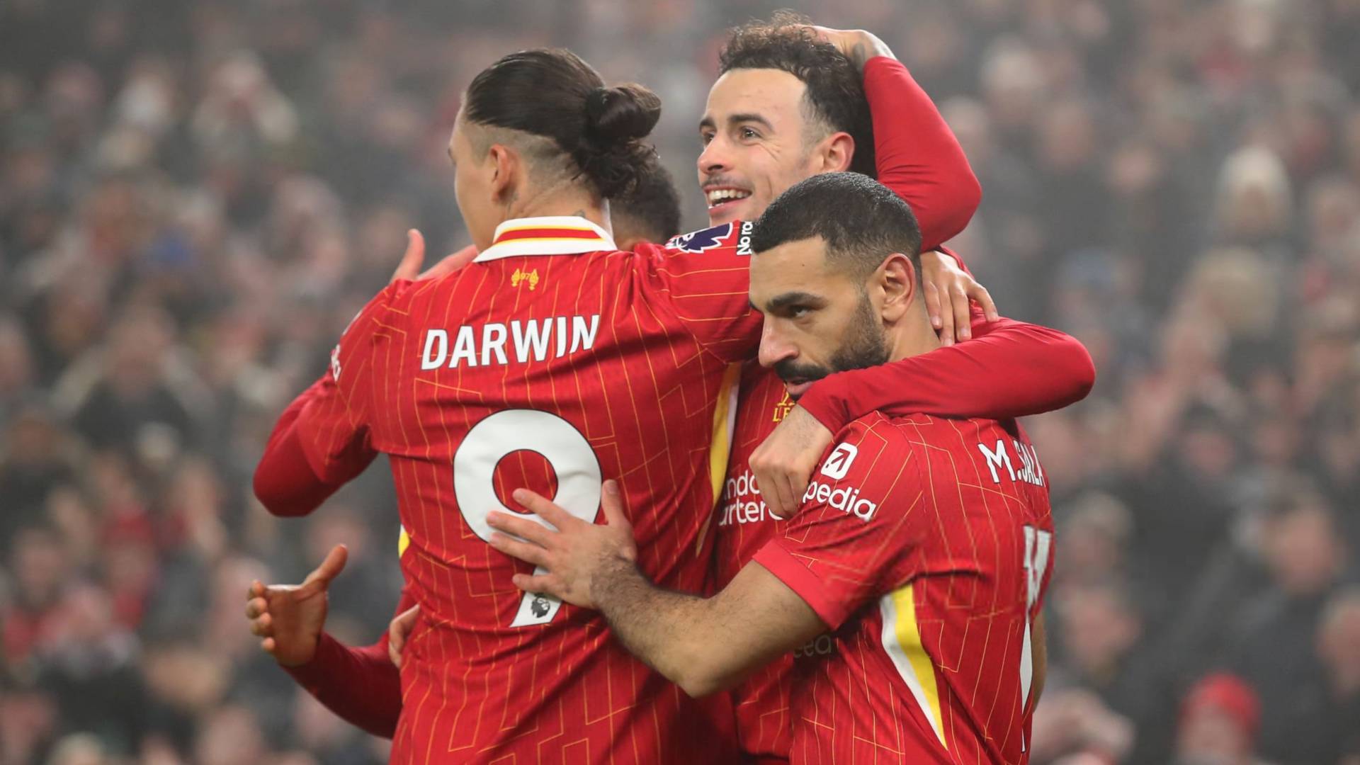 لاعبين نادي ليفربول