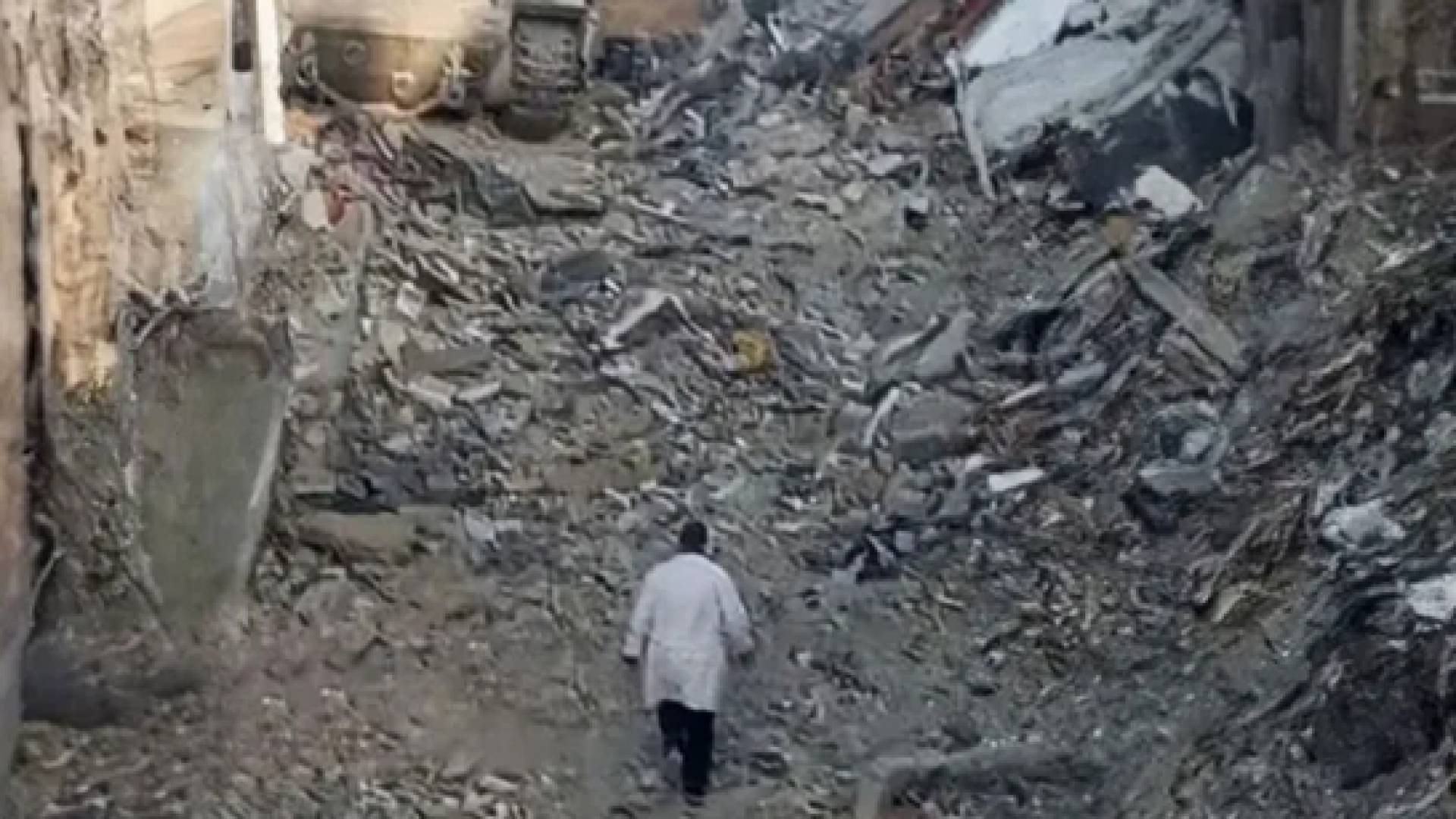 لحظة اعتقال الدكتور حسام أبو صفية