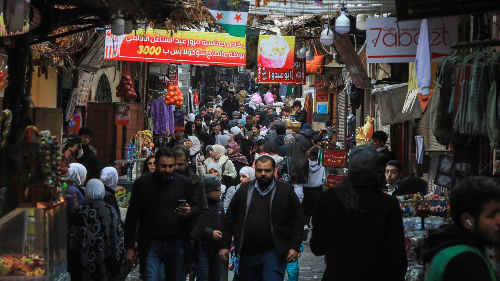 مشهد عام في شارع بسوريا