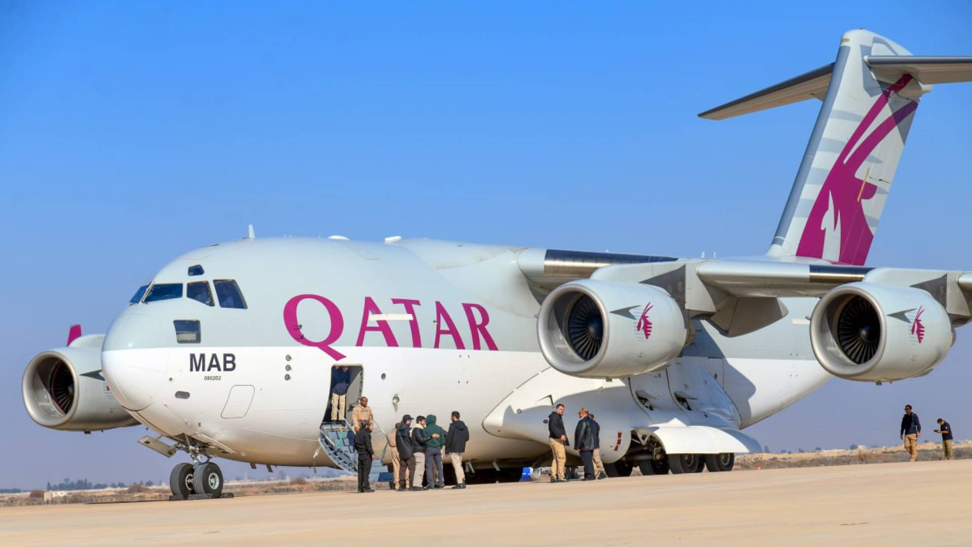 الطائرة القطرية في مطار دمشق