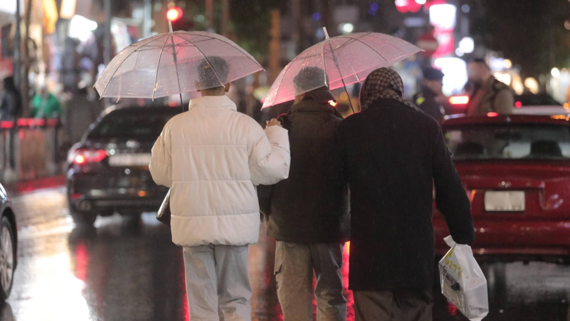 مواطنون في منطقة وسط البلد بعمان