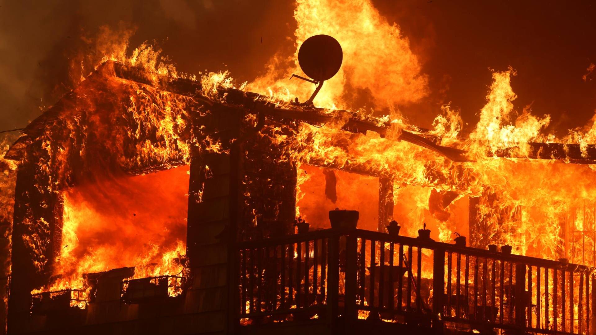 جانب من حرائق لوس أنجلوس