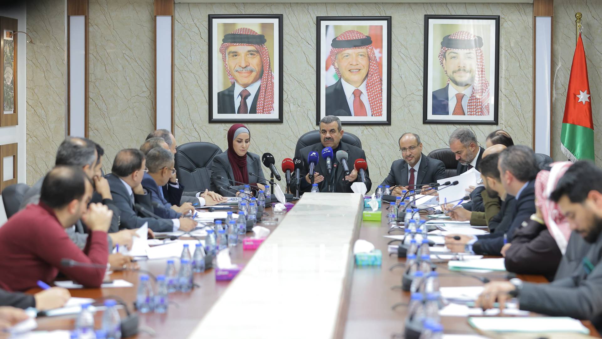 اللجنة القانونية النيابية