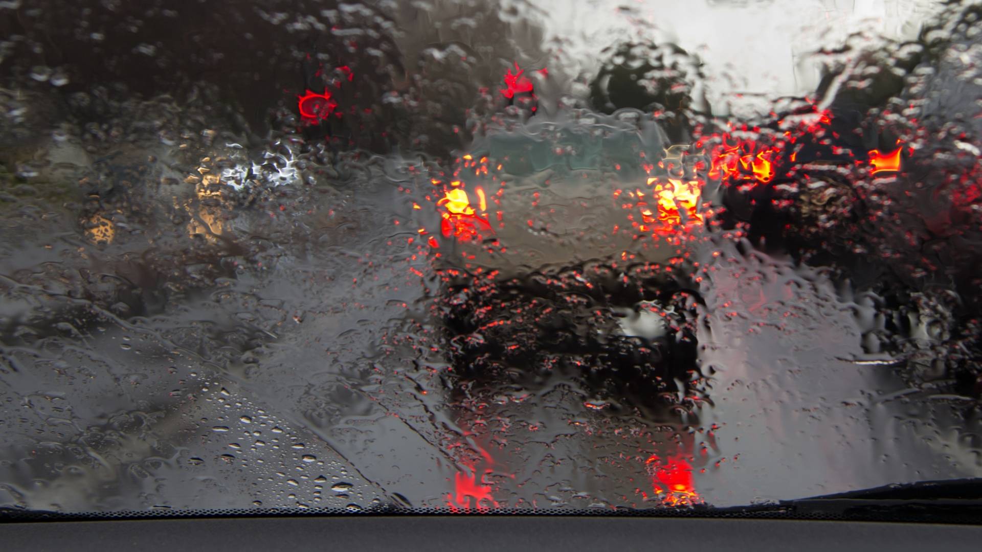 صورة تظهر تساقط الأمطار