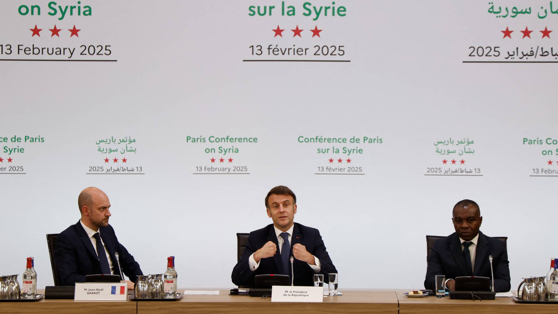 الرئيس الفرنسي إيمانويل ماكرون خلال مؤتمر باريس