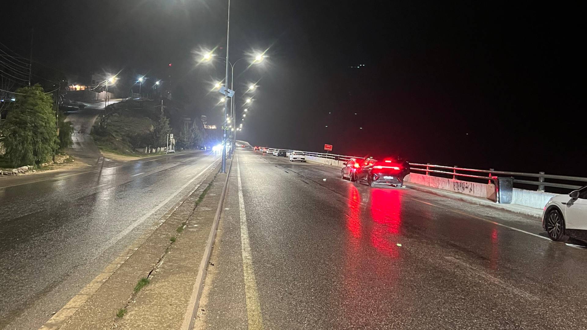 بعد هطول الامطار على شارع القدس (الـ60) في مدينة السلط