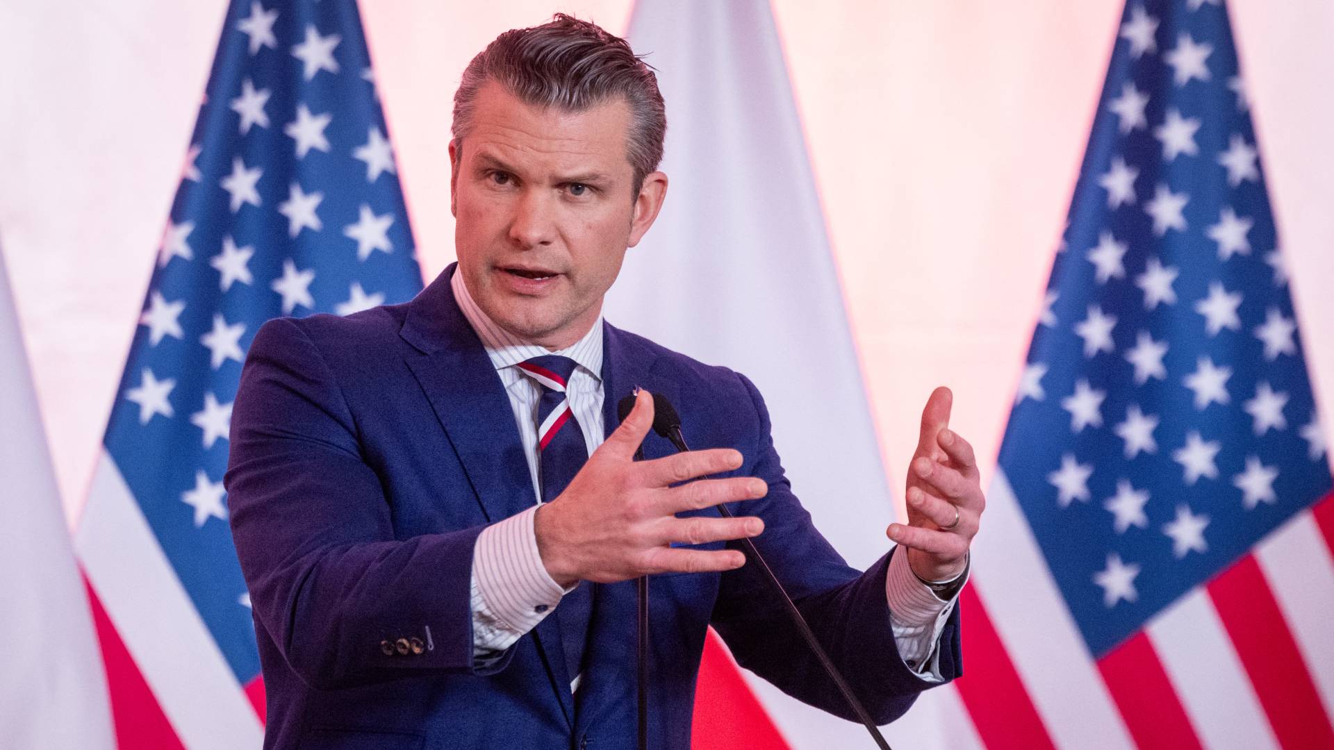 وزير الدفاع الأمريكي بيت هيجسيث