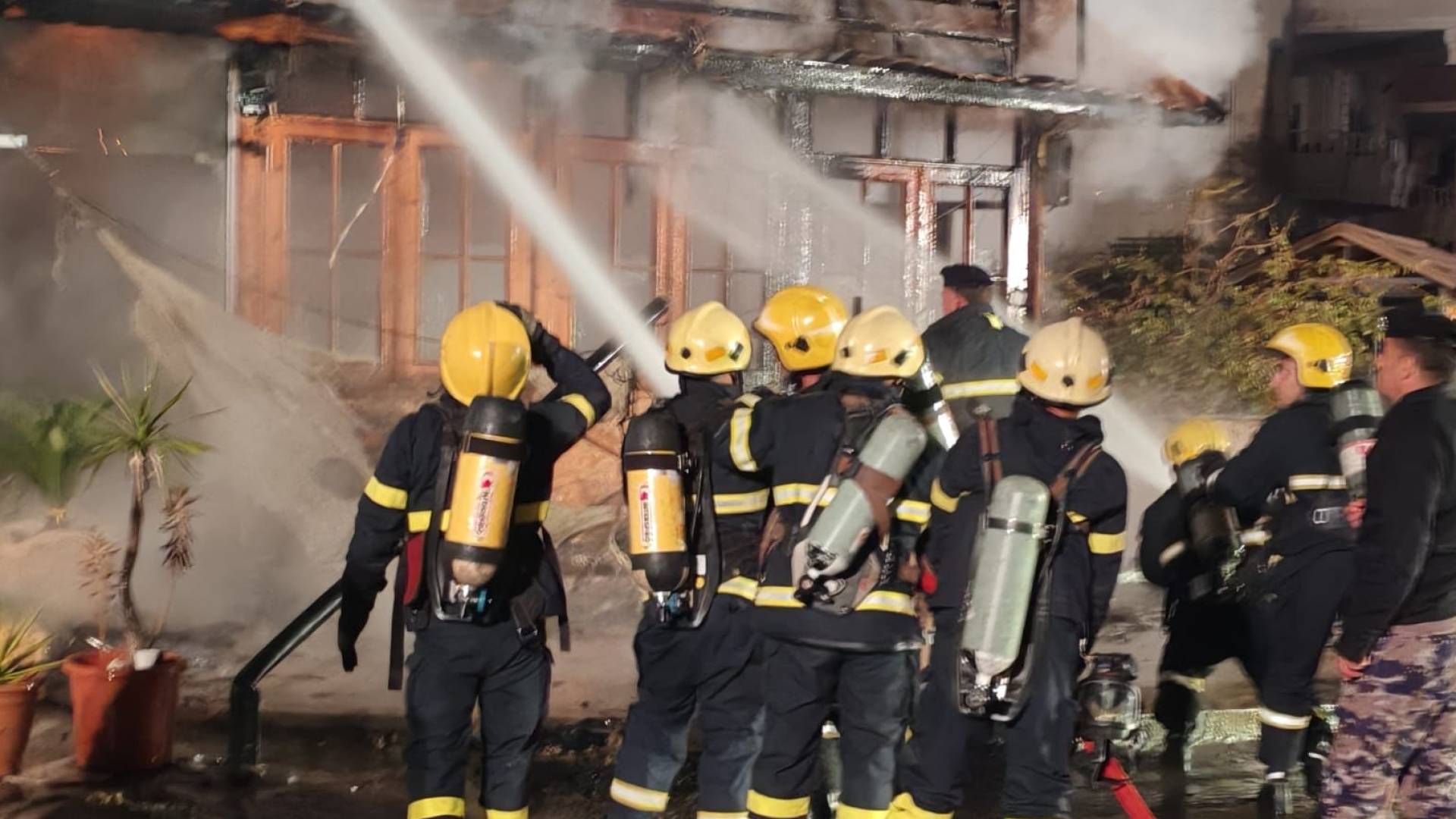 خلال إخماد الحريق