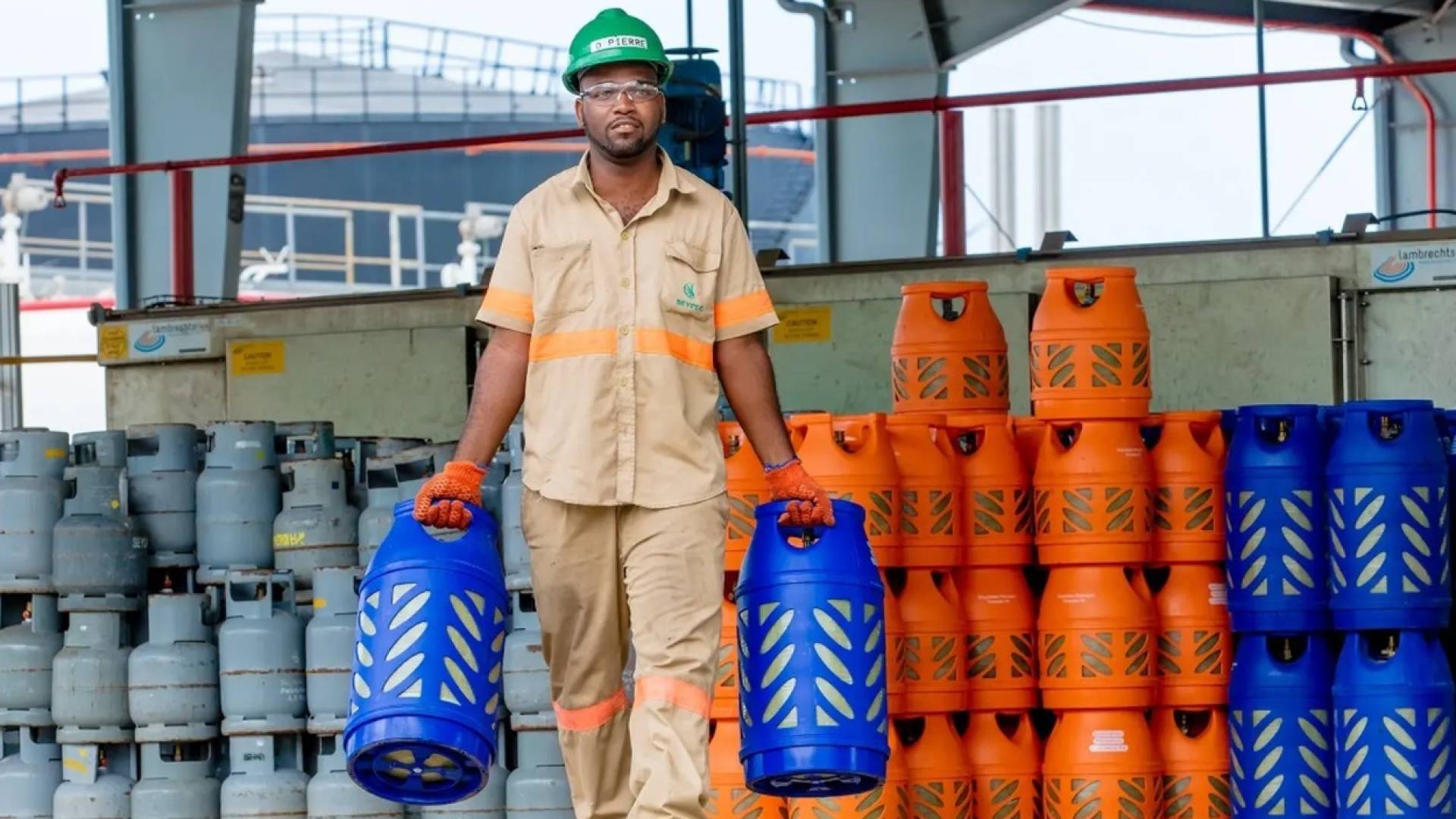 أسطوانات غاز بلاستيكية