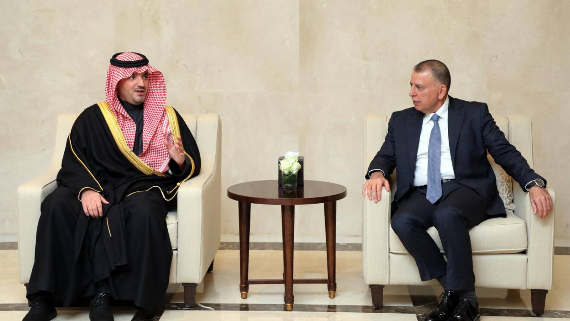 الفراية يستقبل نظيره السعودي في عمان