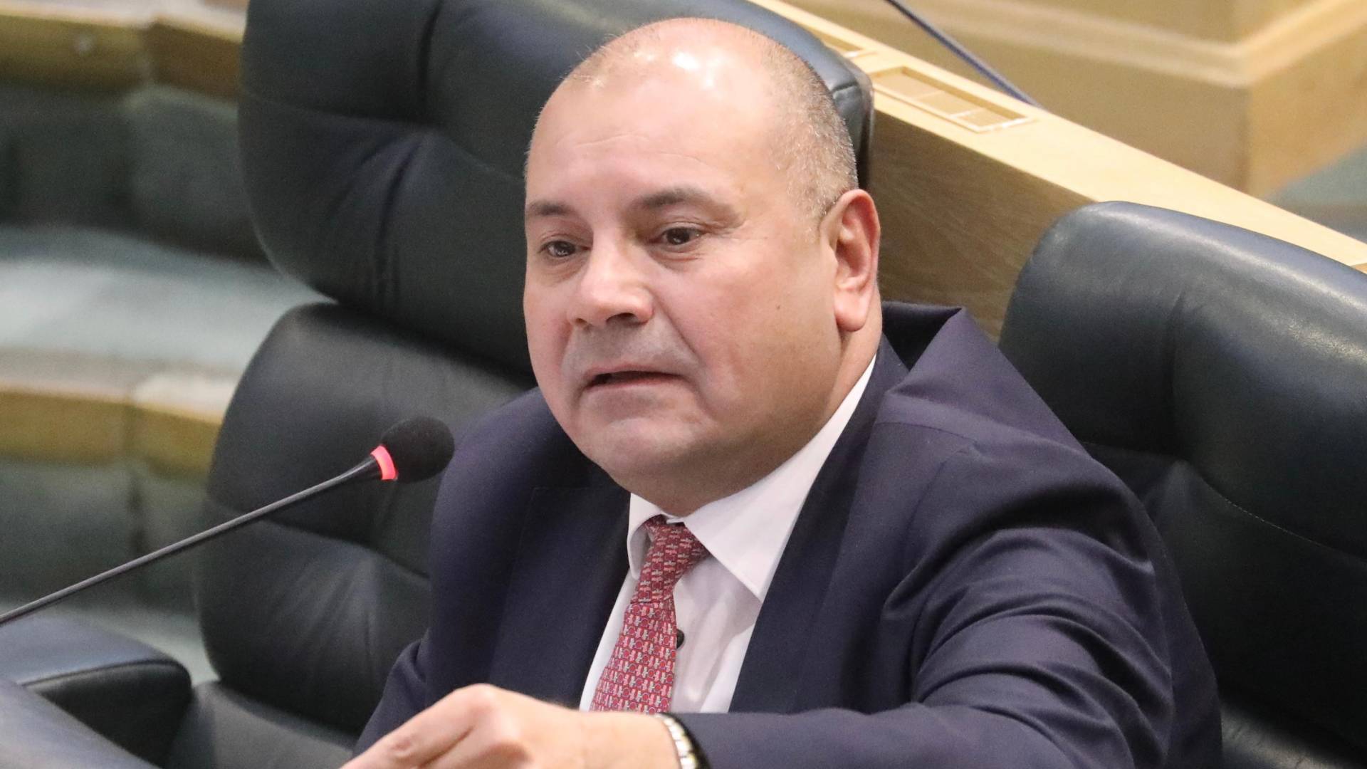 وزير الشؤون السياسية والبرلمانية عبد المنعم العودات