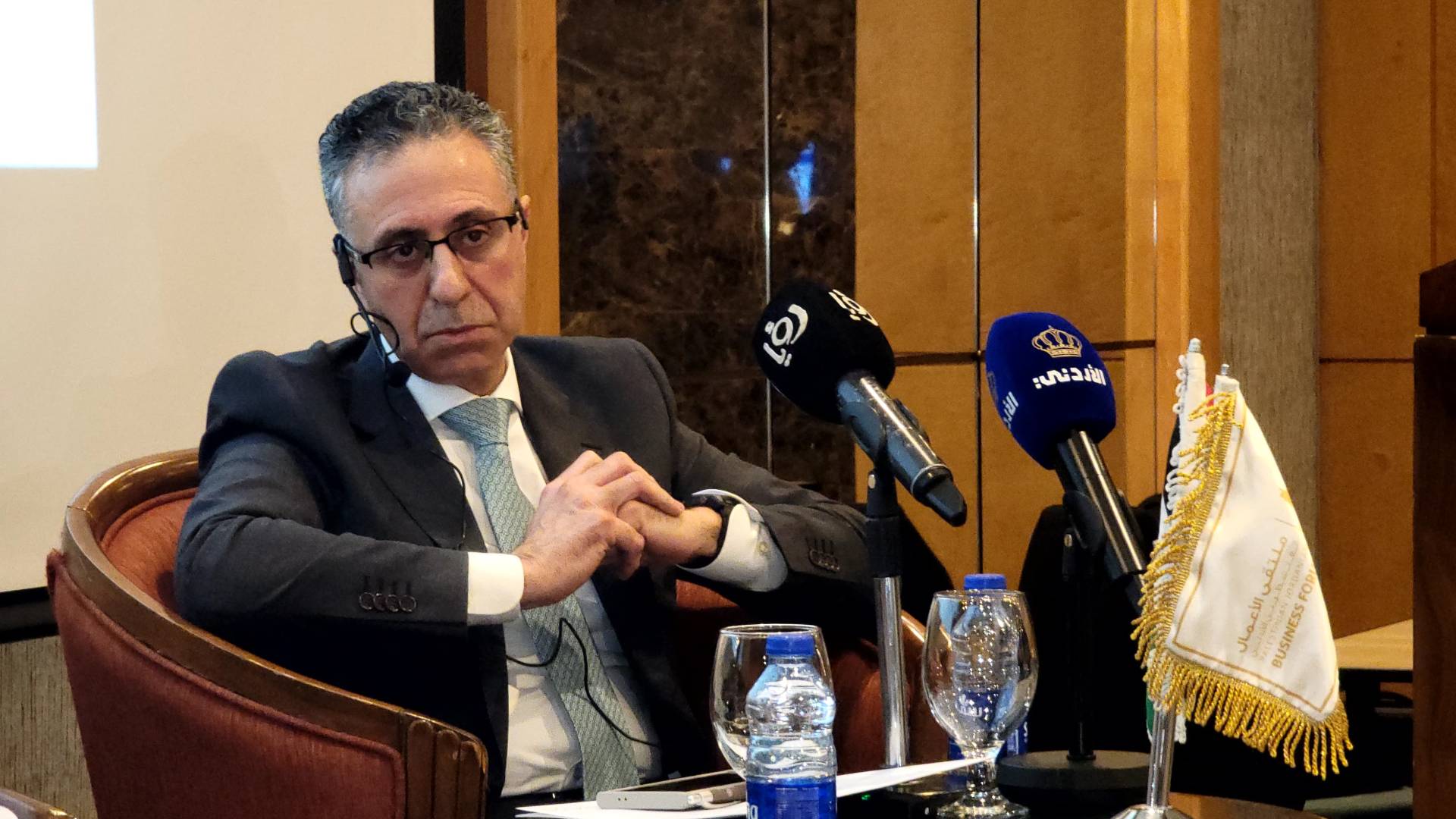 وزير الصناعة والتجارة والتموين يعرب القضاة