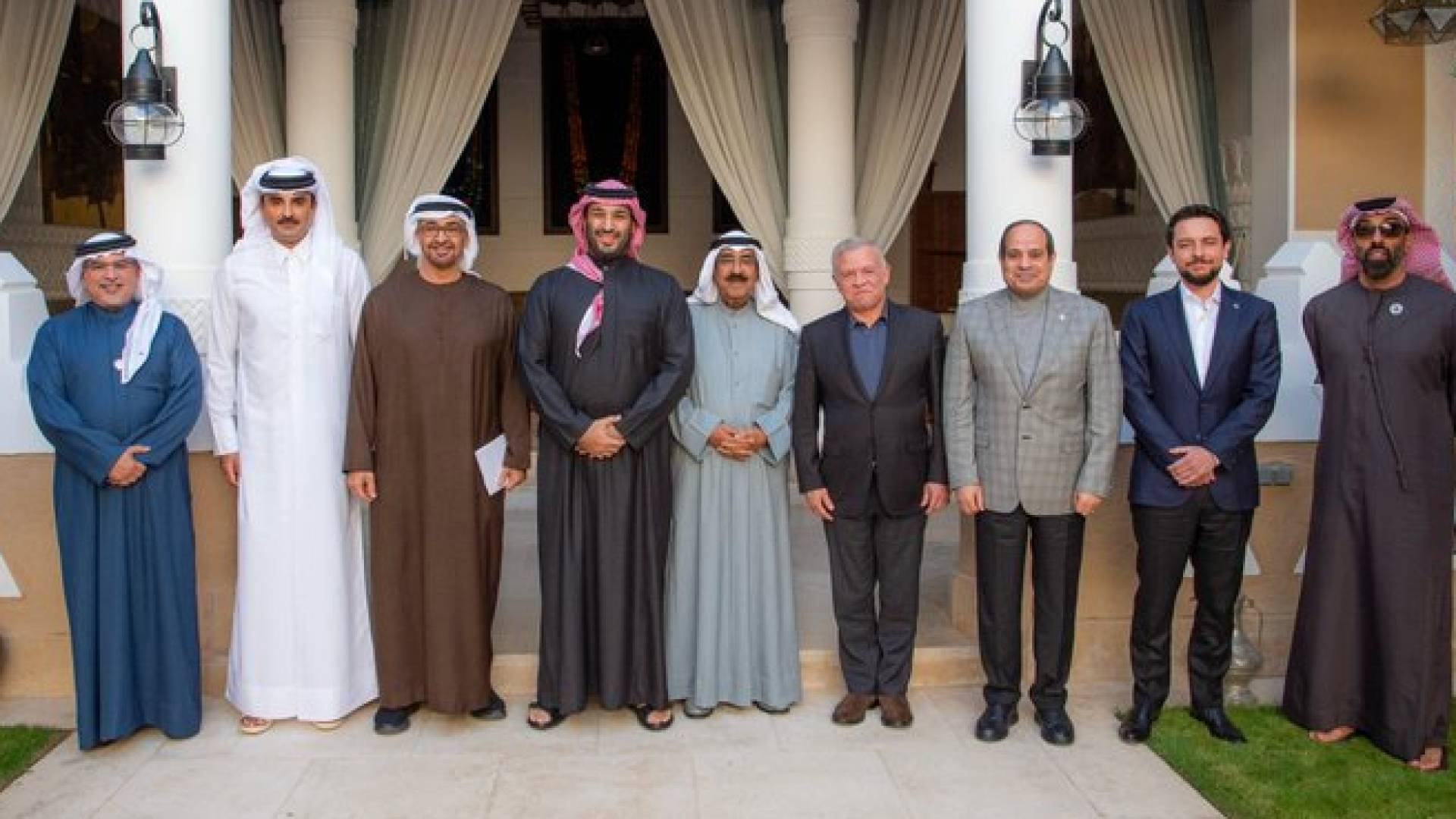 جلالة الملك عبدالله الثاني وولي العهد إلى جانب قادة مجلس التعاون الخليجي ومصر في الرياض