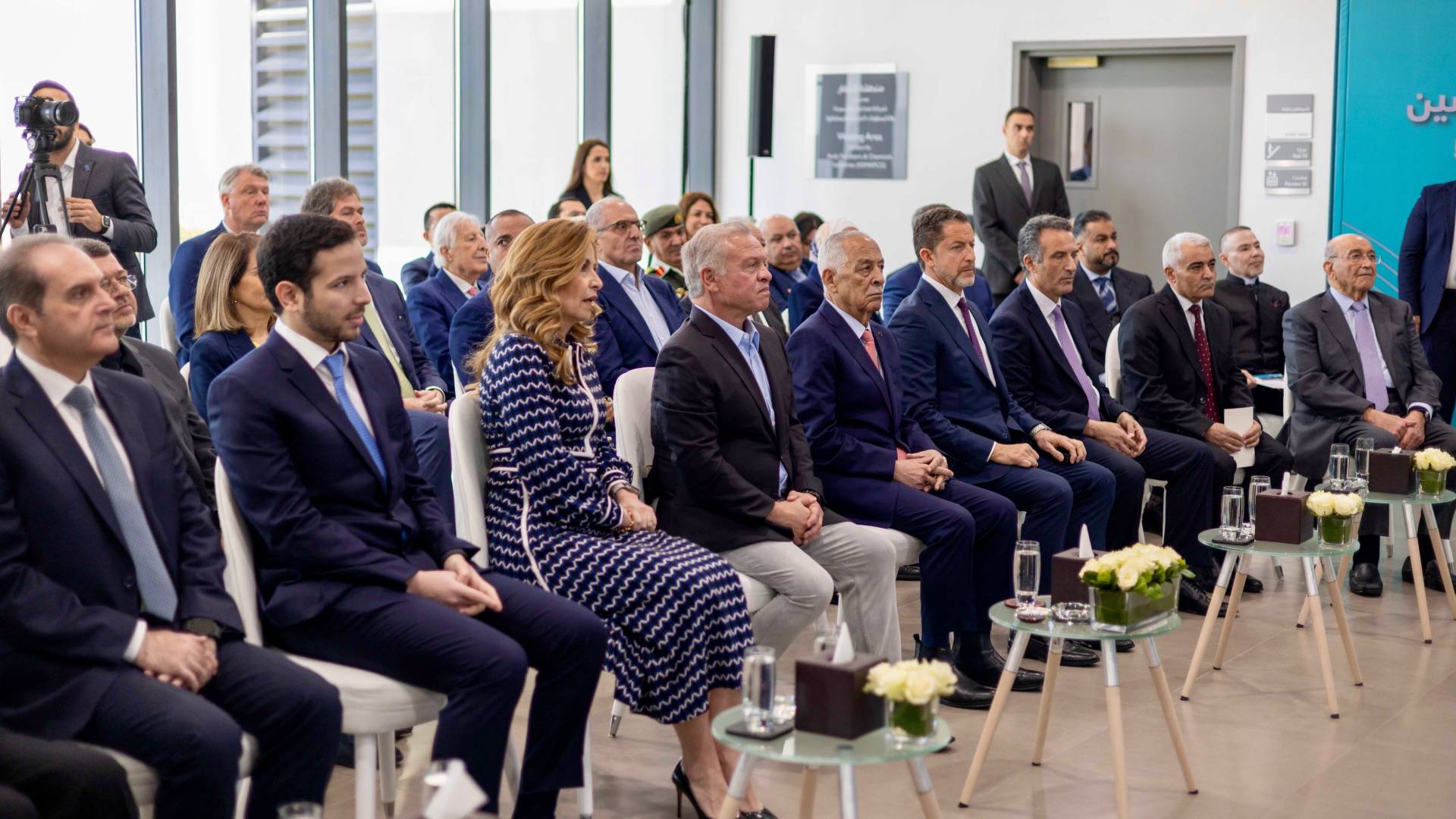 الملك يفتتح مبنى مركز الحسين للسرطان في العقبة