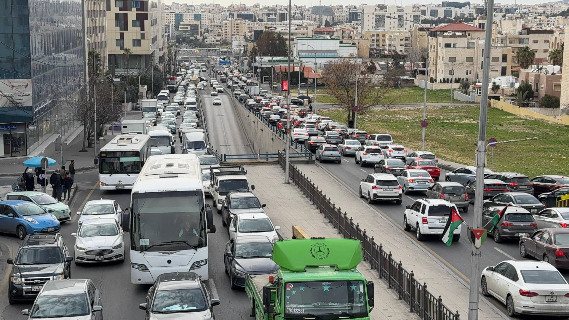 أزمات مرورية خانقة