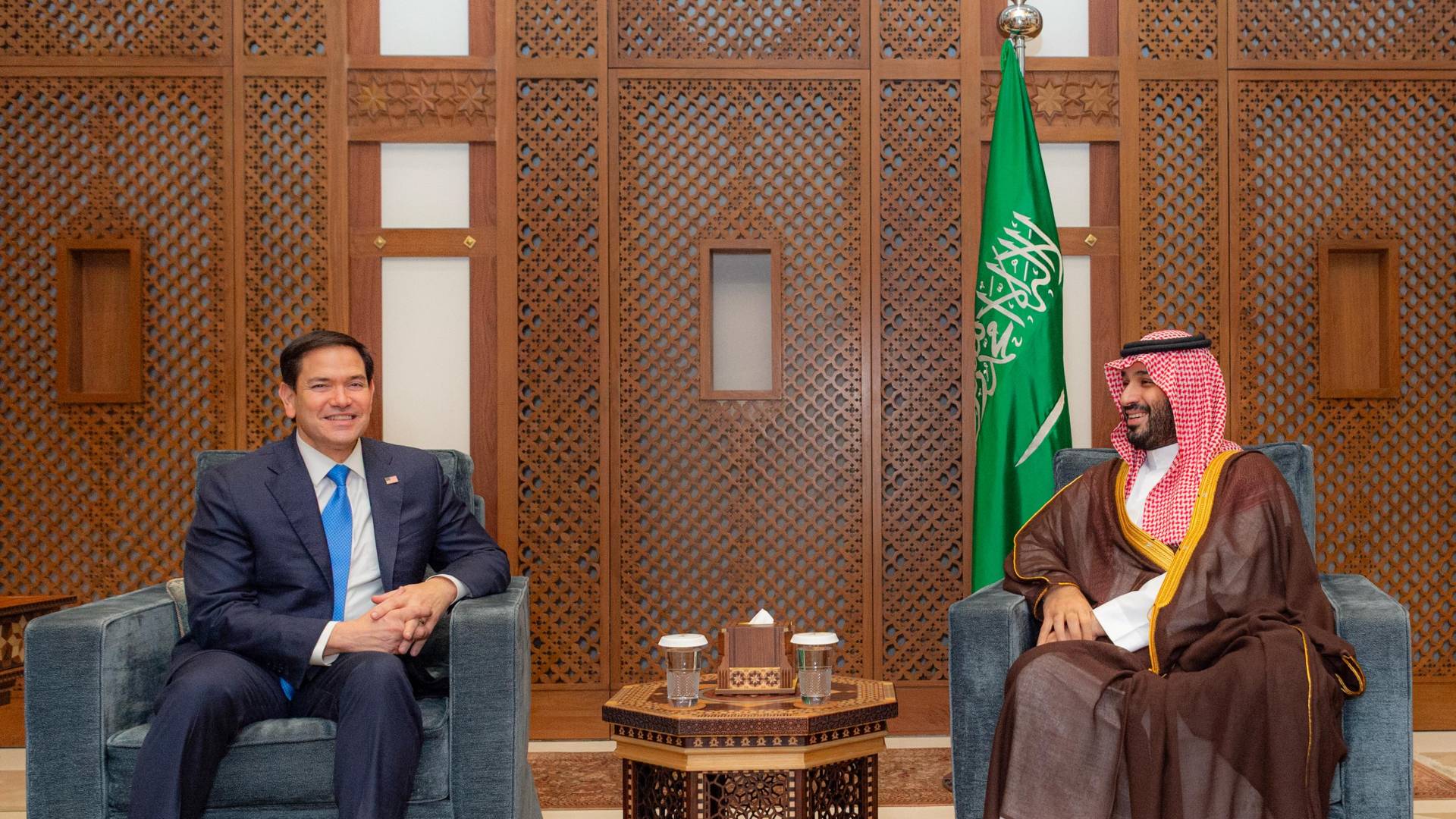 ولي العهد السعودي الأمير محمد بن سلمان خلال لقائه وزير الخارجية الأمريكي ماركو روبيو