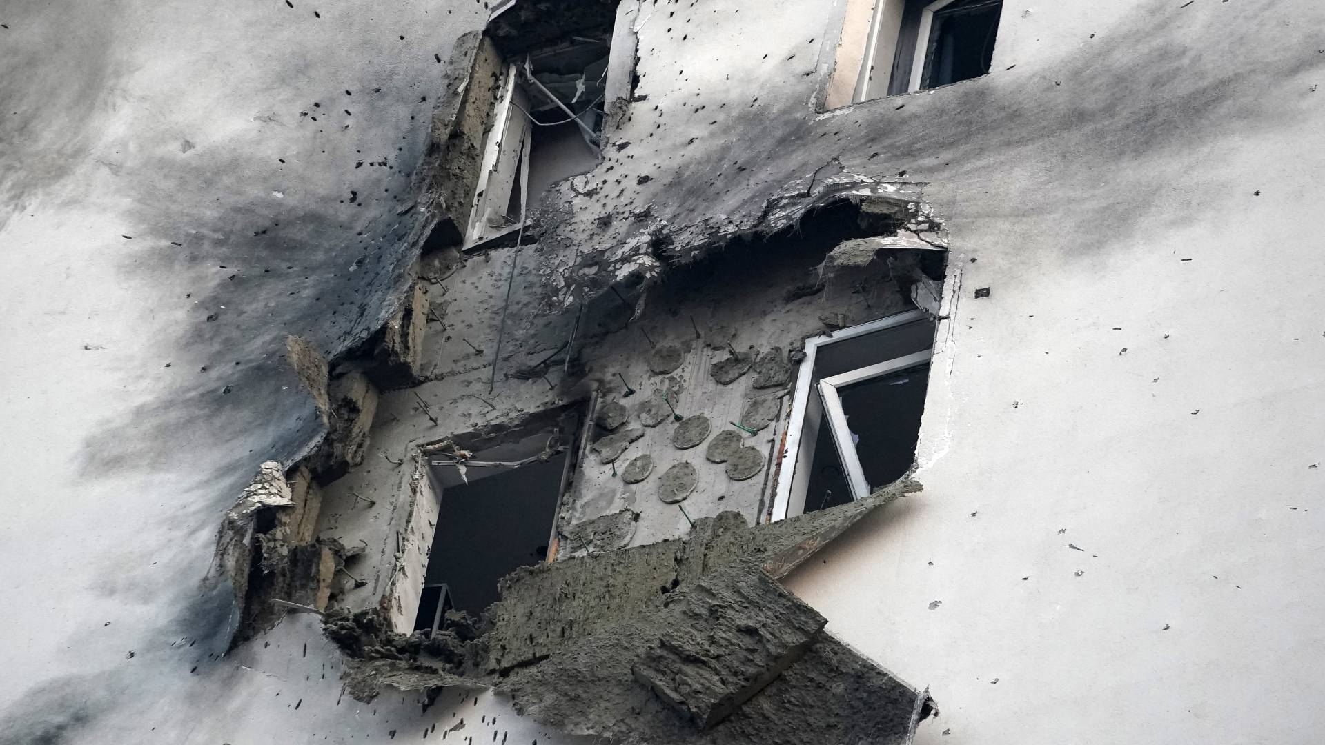 تضرر مبنى في موسكو جراء المسيرات